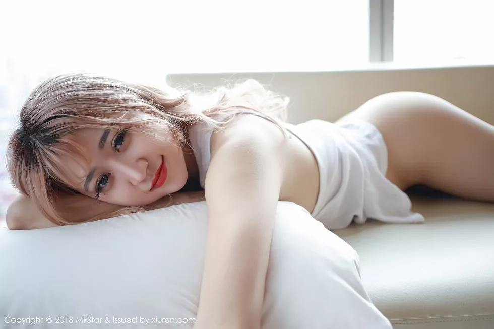 Xgyw.Org_[MFStar模范学院]Vol.150_嫩模静静tobey白色吊带背心全裸下身露翘臀惹火诱惑写真39P