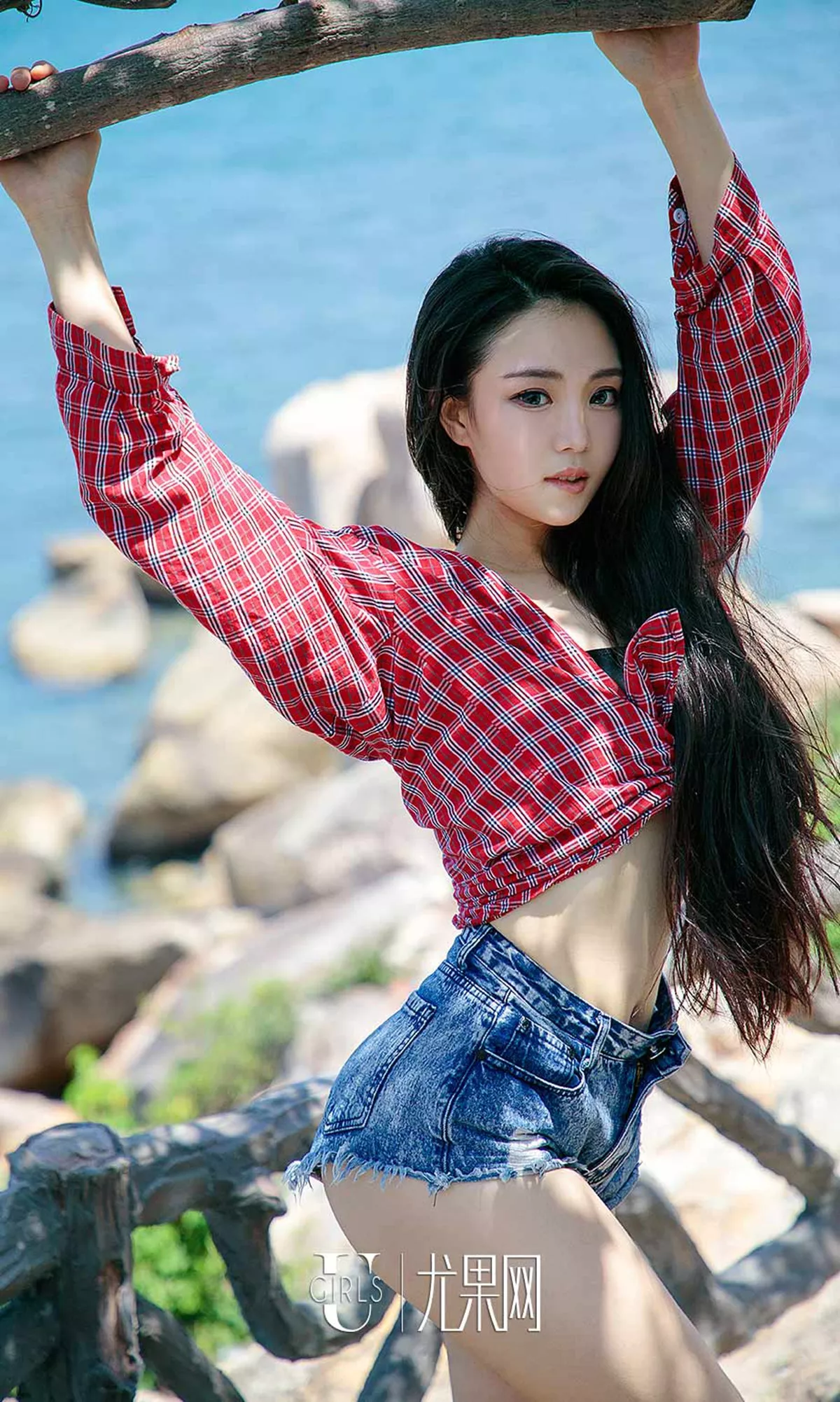 Xgyw.Org_[Ugirls爱尤物]No.1234_嫩模许文婷沙滩边黑色三点式比基尼秀完美身材诱惑写真35P