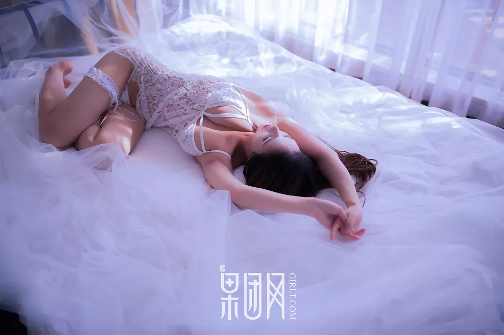 Xgyw.Org_[GIRLT果团网]熊川纪信No.032_奶油少女居家床上白色缕空蕾丝内衣完美诱惑写真54P