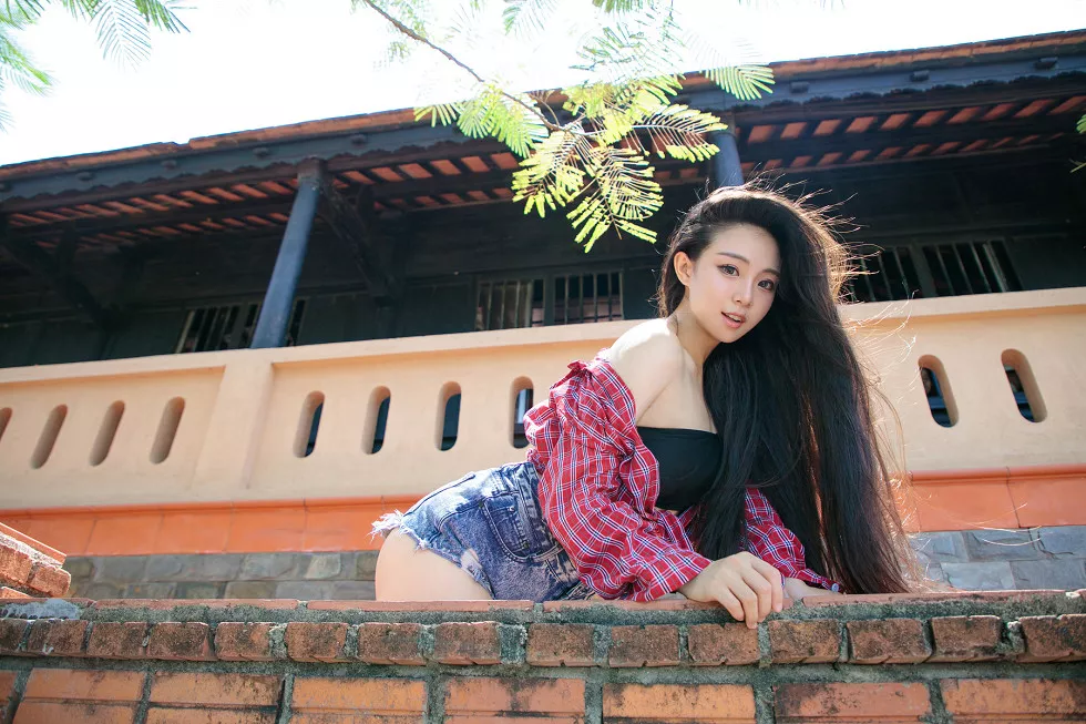 Xgyw.Org_[Ugirls尤果网]U400_嫩模许文婷沙滩边性感黑色比基尼秀完美身材靓丽迷人写真65P