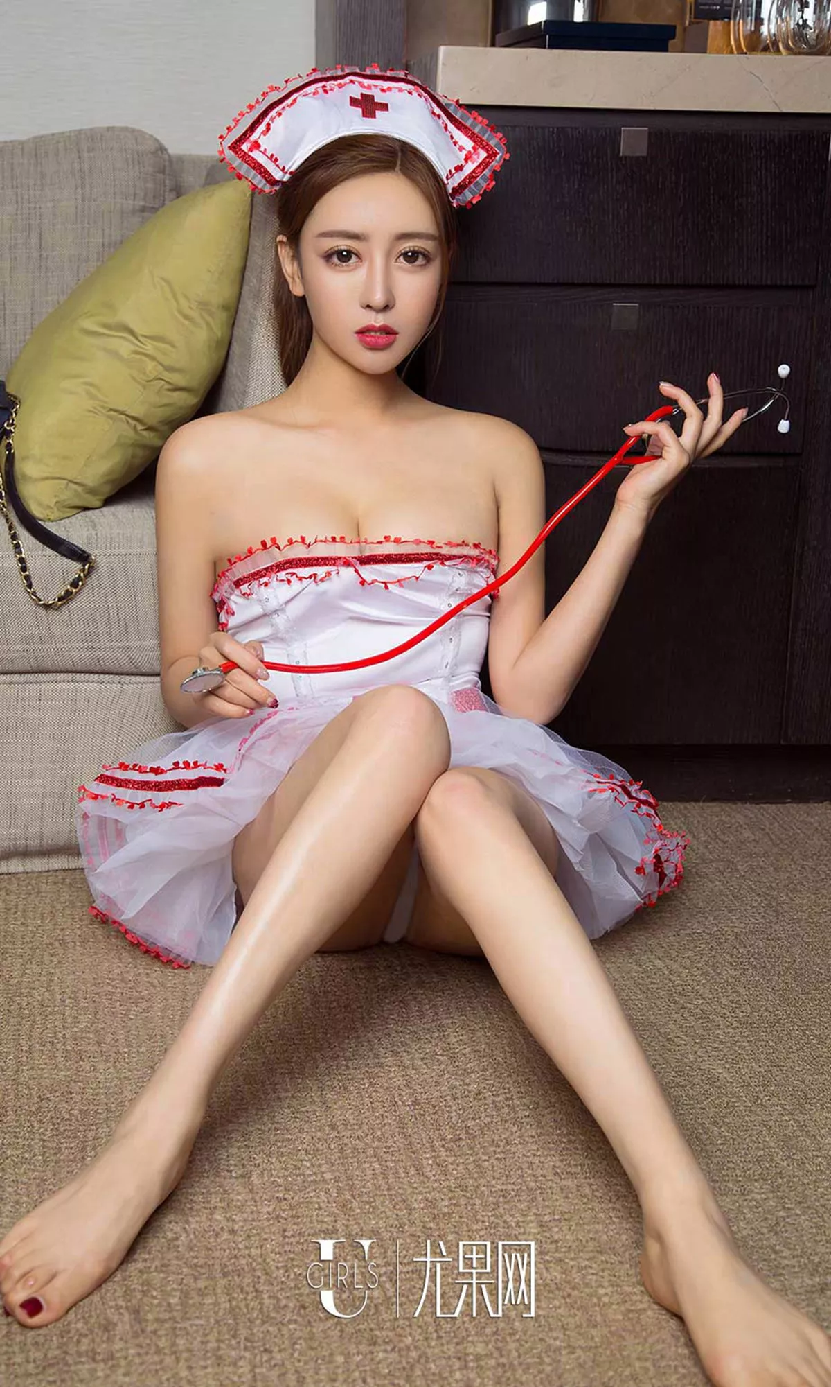 Xgyw.Org_[Ugirls爱尤物]No.1290_嫩模吴美溪私房护士装+红色比基尼秀完美身材惹火诱惑写真35P