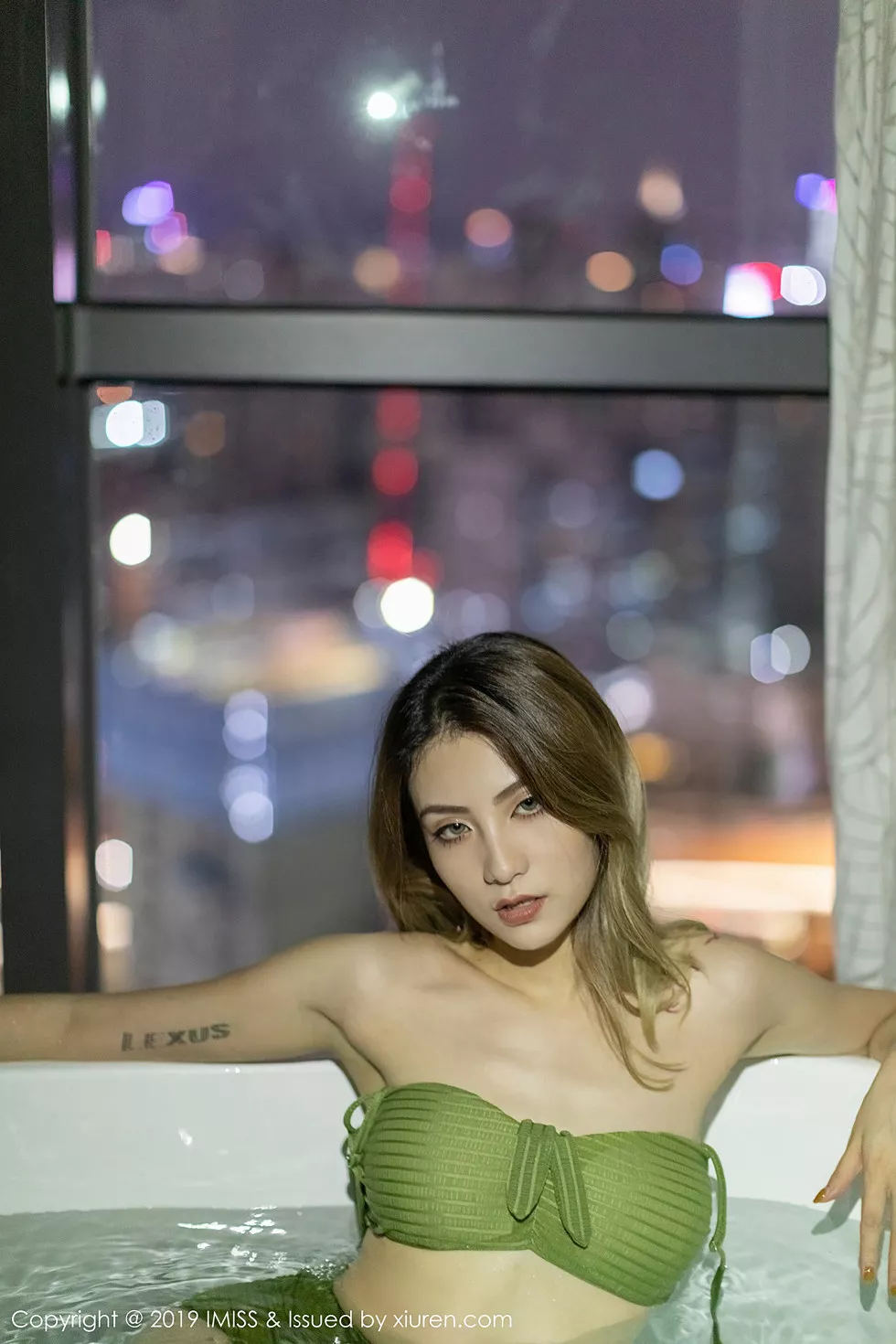 Xgyw.Org_[IMISS爱蜜社]Vol.324_嫩模Arlie性感内衣秀完美身材浴池里半裸湿身诱惑写真37P