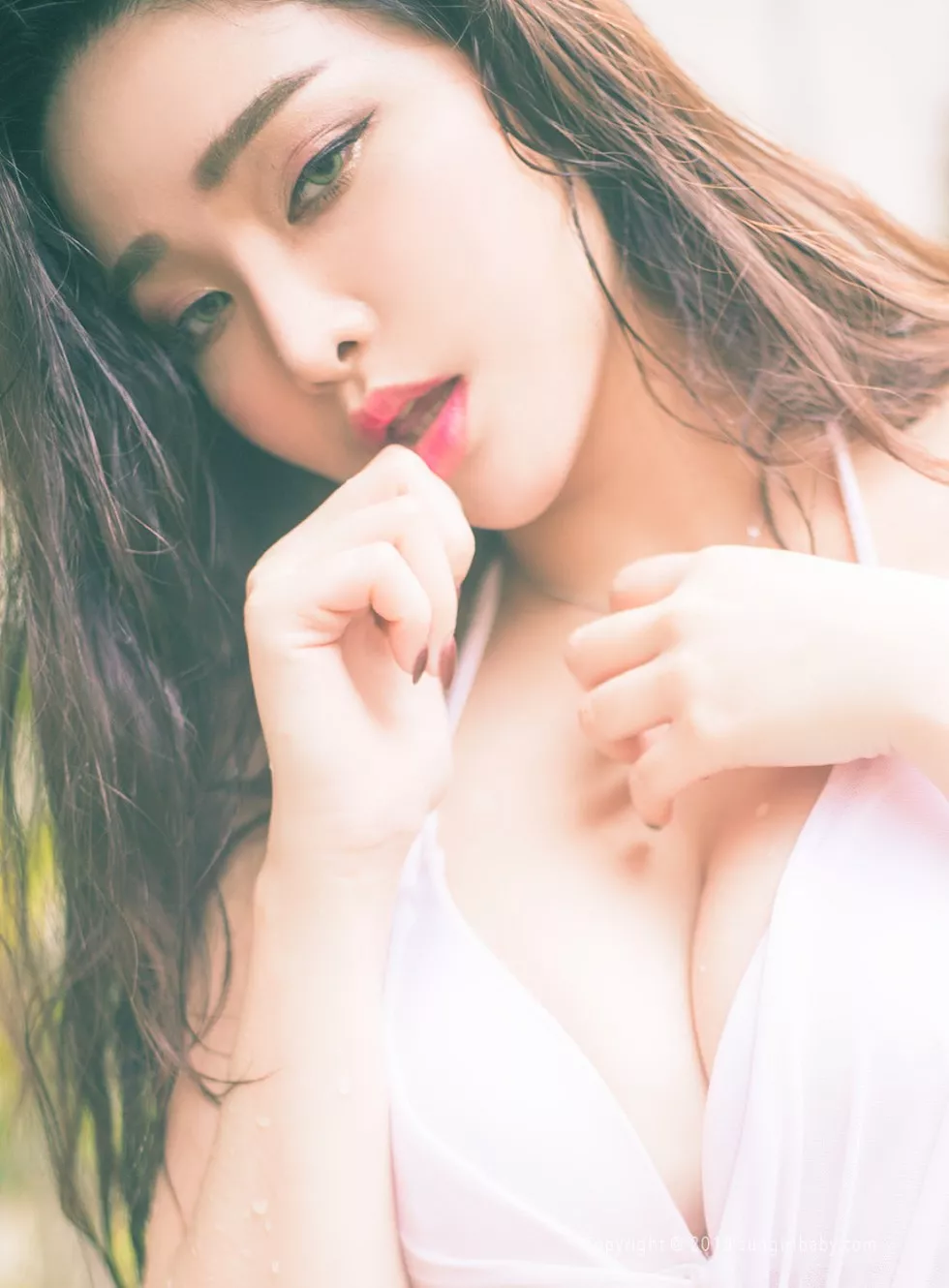 Xgyw.Org_[SunGirl阳光宝贝]NO.004_嫩模梓薰泳池里性感粉色比基尼秀完美身材妩媚眼神诱惑写真33P