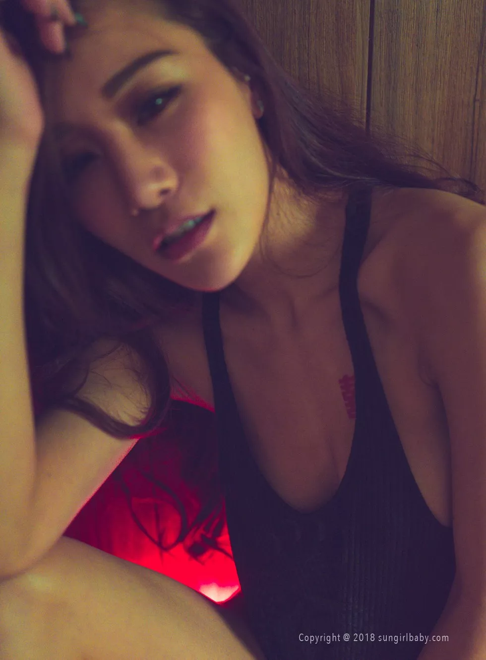 Xgyw.Org_[SunGirl阳光宝贝]NO.014_嫩模Lara性感囍娘黑色爆乳内衣露健美线条完美诱惑写真82P