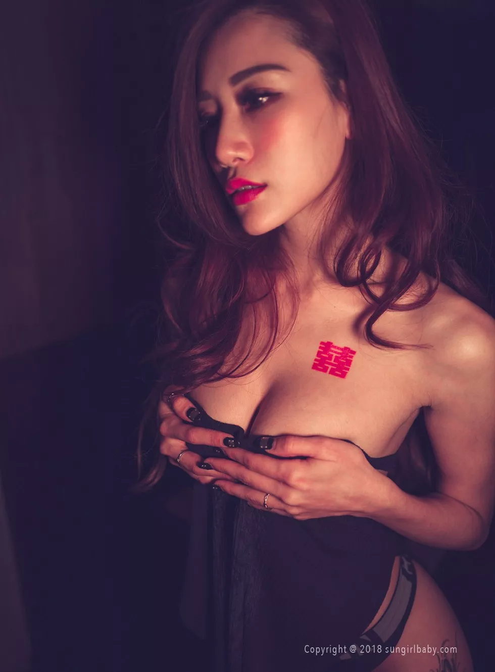 Xgyw.Org_[SunGirl阳光宝贝]NO.014_嫩模Lara性感囍娘黑色爆乳内衣露健美线条完美诱惑写真82P