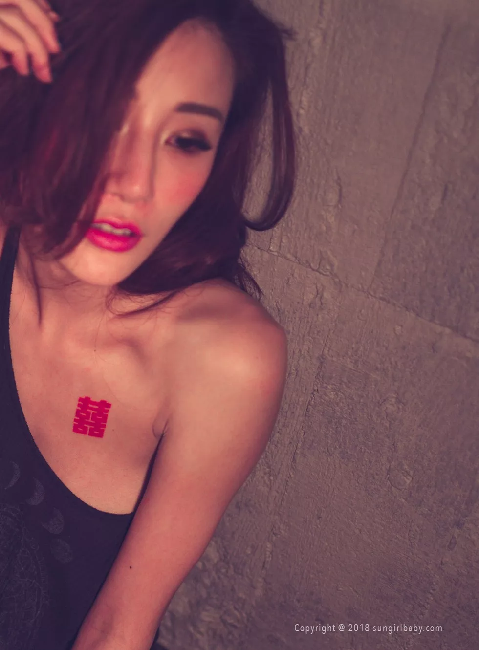 Xgyw.Org_[SunGirl阳光宝贝]NO.014_嫩模Lara性感囍娘黑色爆乳内衣露健美线条完美诱惑写真82P