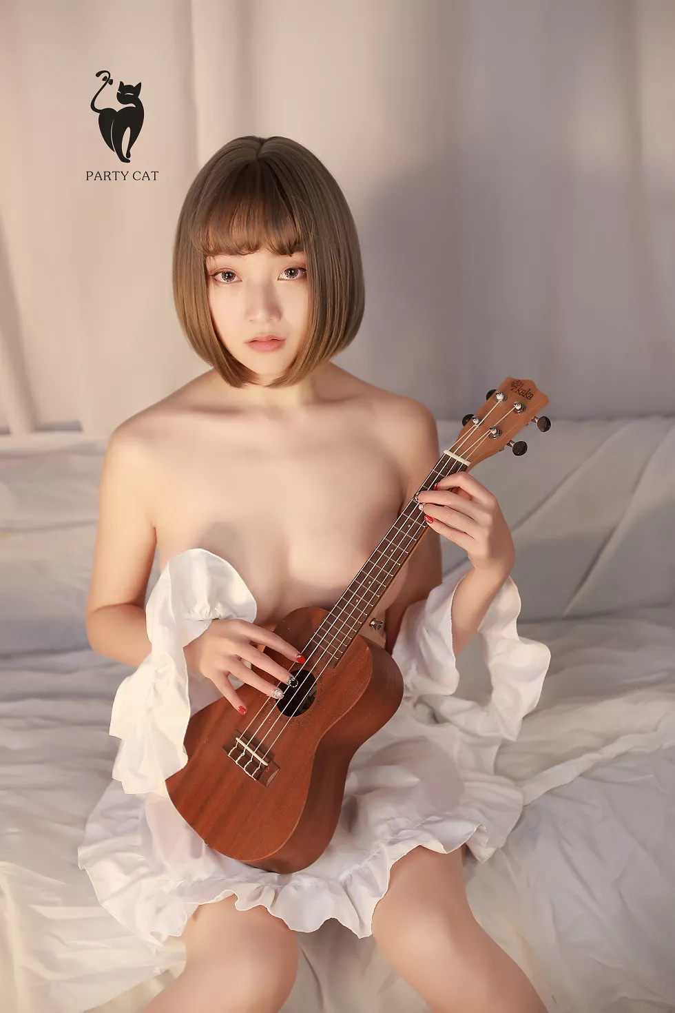 Xgyw.Org_[PartyCat轰趴猫]No.061_嫩模多多私房白色女仆装+真空白衬衣半露豪乳撩人诱惑写真36P