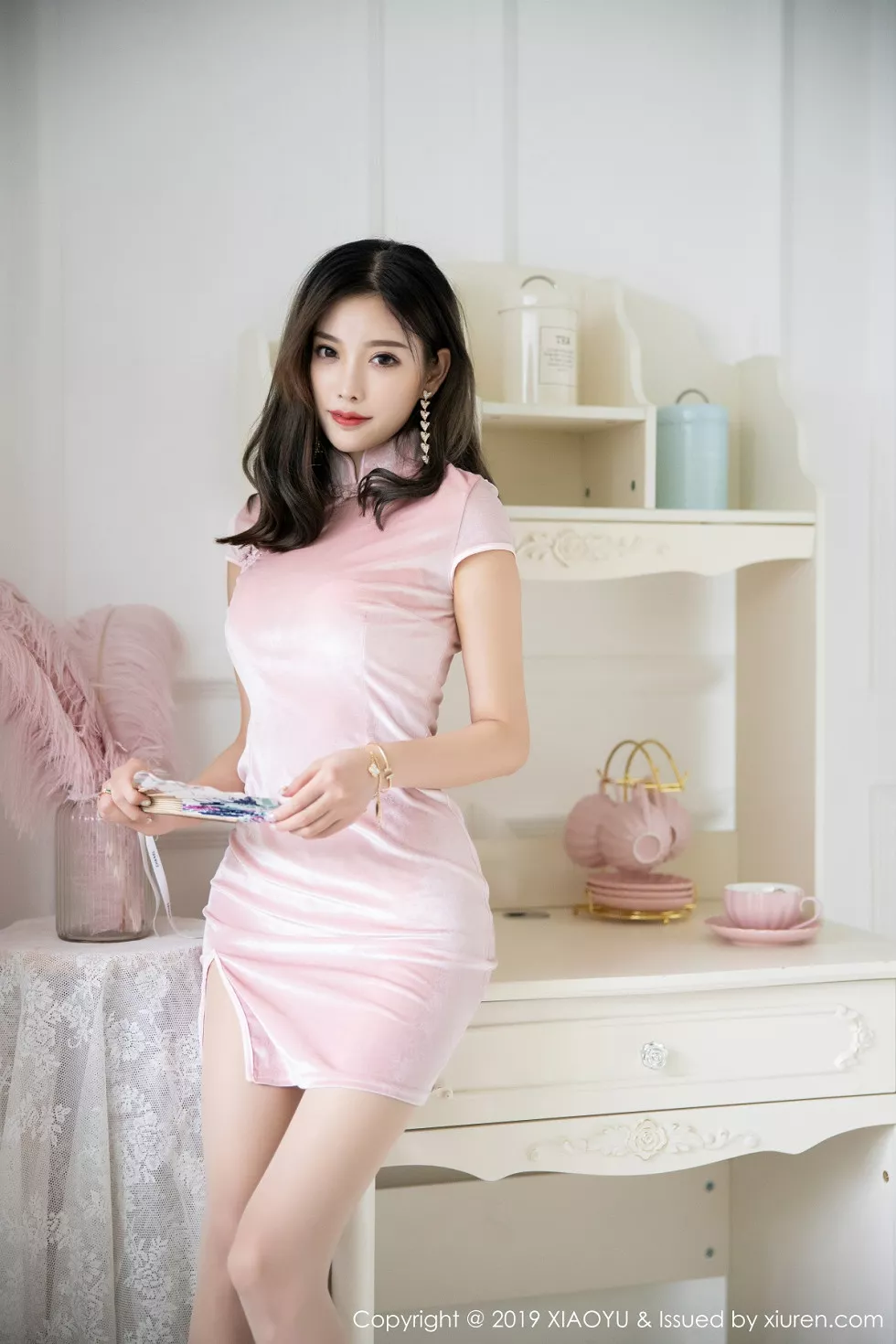 Xgyw.Org_[XiaoYu画语界]Vol.114_女神杨晨晨sugar私房粉色古典韵味旗袍配肉丝裤袜诱惑写真65P