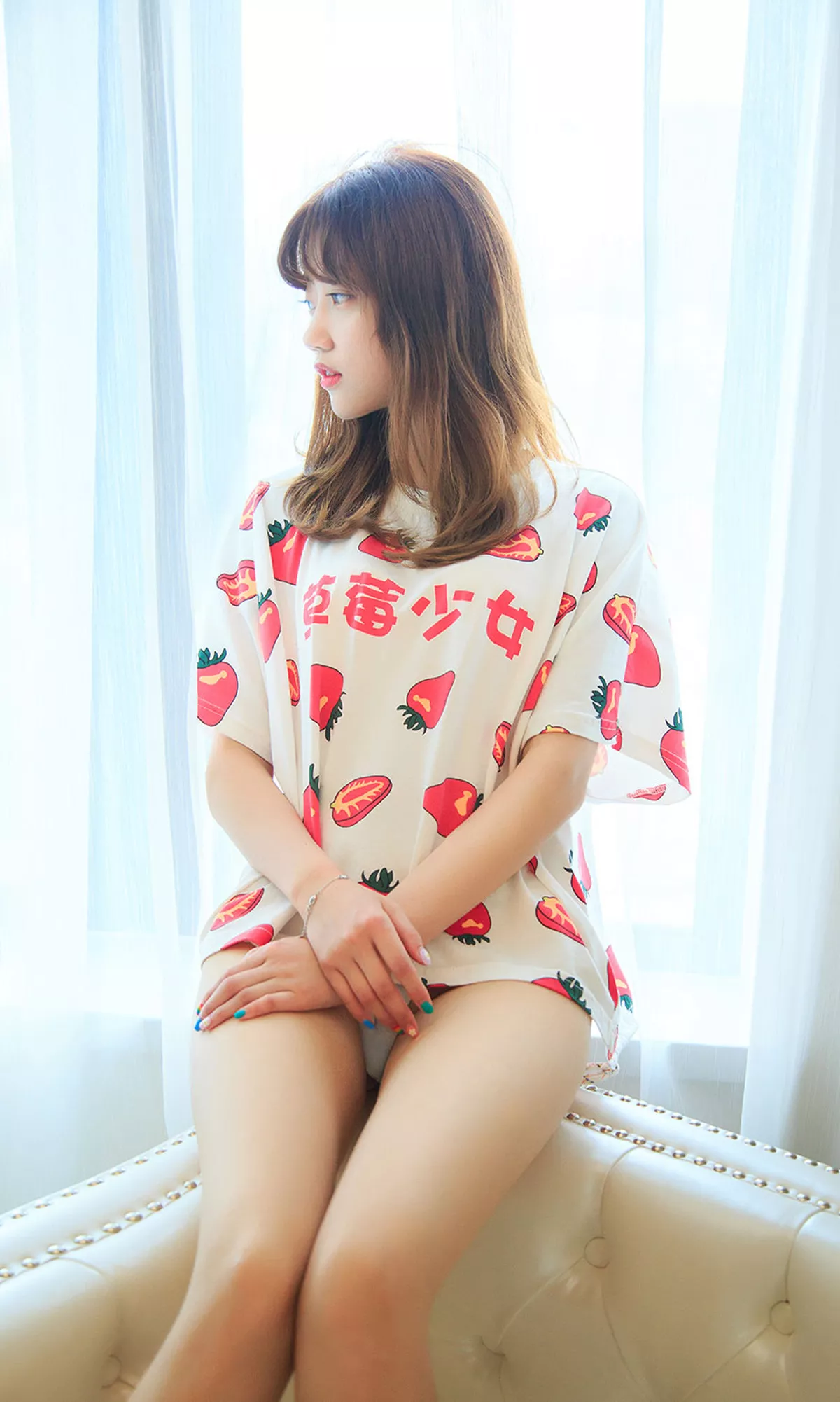 Xgyw.Org_[Ugirls爱尤物]No.1569_嫩模甜心私房清晰粉色连身裙+草莓少女睡衣撩人诱惑写真35P
