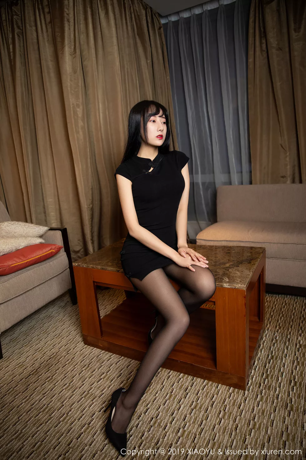 Xgyw.Org_[XiaoYu画语界]Vol.145_嫩模何嘉颖私房黑色内衣配无内黑丝裤袜半脱撩人诱惑写真67P