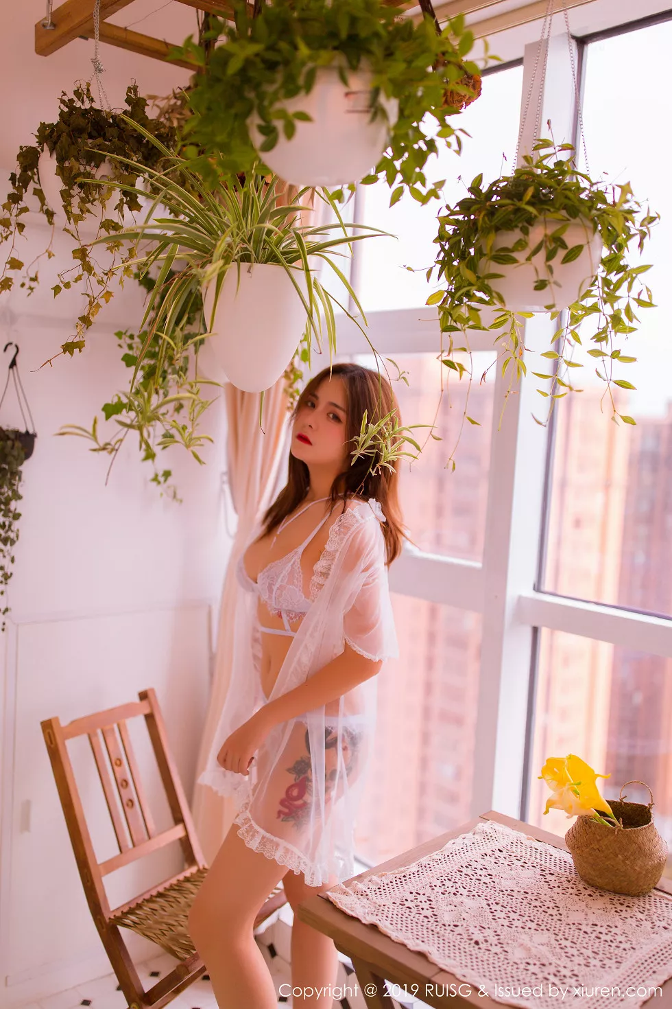 Xgyw.Org_[RUISG瑞丝馆]VOL.082_嫩模Daisy琳琳居家私房白色蕾丝内衣秀完美身材豪乳诱惑写真48P