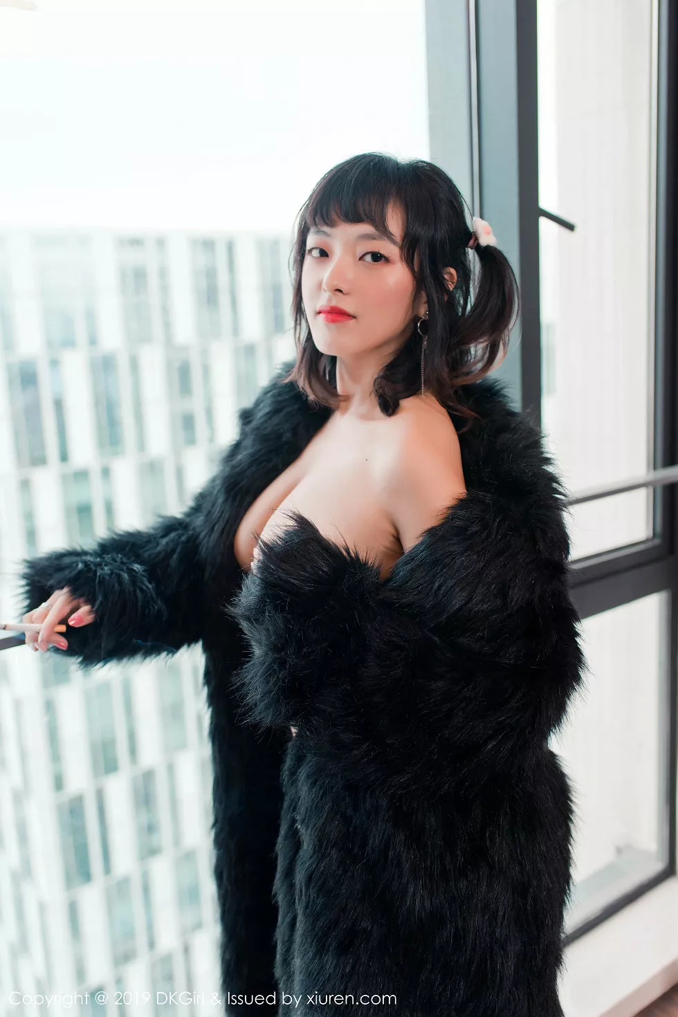 Xgyw.Org_[DKGirl御女郎]Vol.118_嫩模张花花私房全裸上身秀豪乳黑丝渔网缕空撩人诱惑写真50P