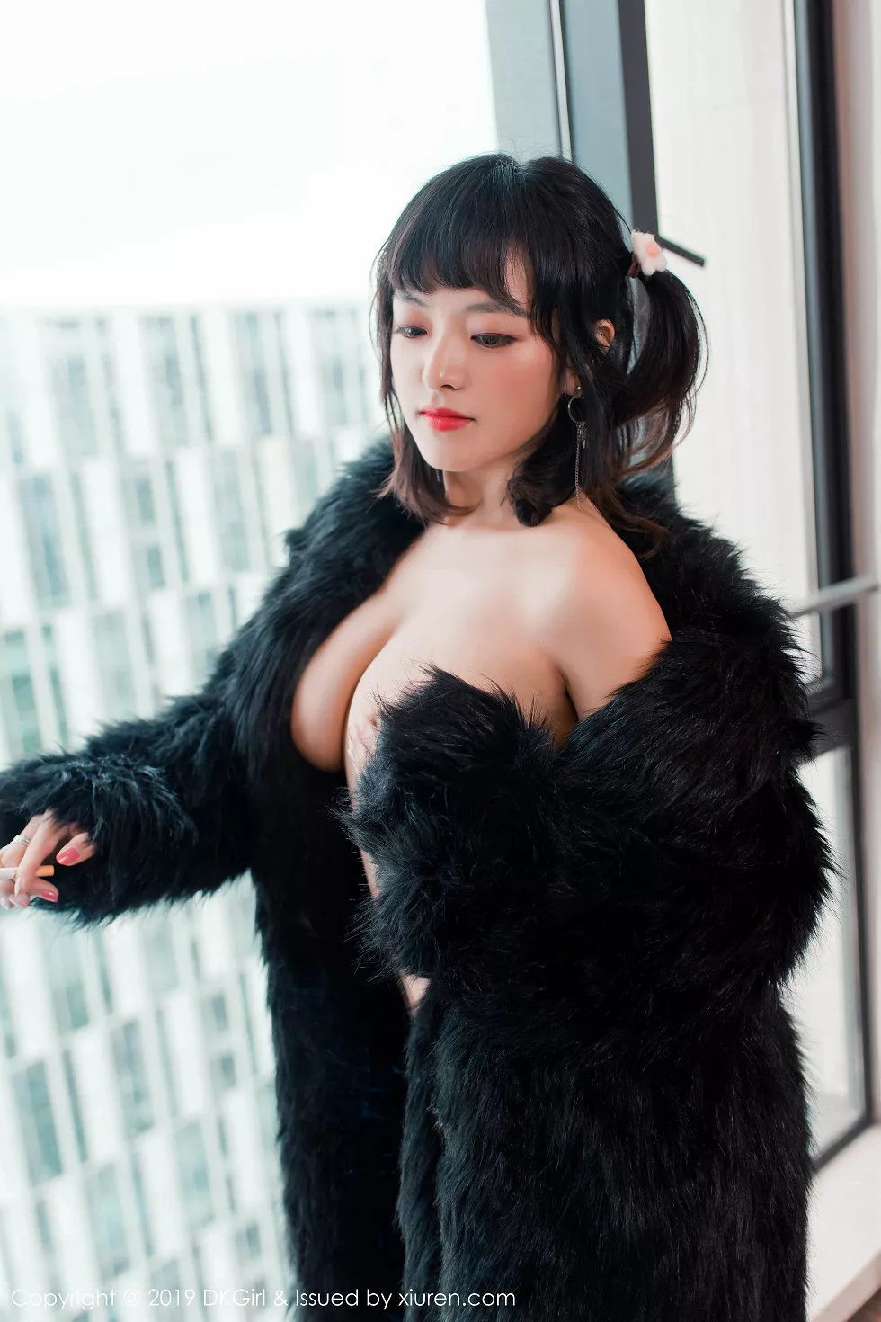 Xgyw.Org_[DKGirl御女郎]Vol.118_嫩模张花花私房全裸上身秀豪乳黑丝渔网缕空撩人诱惑写真50P