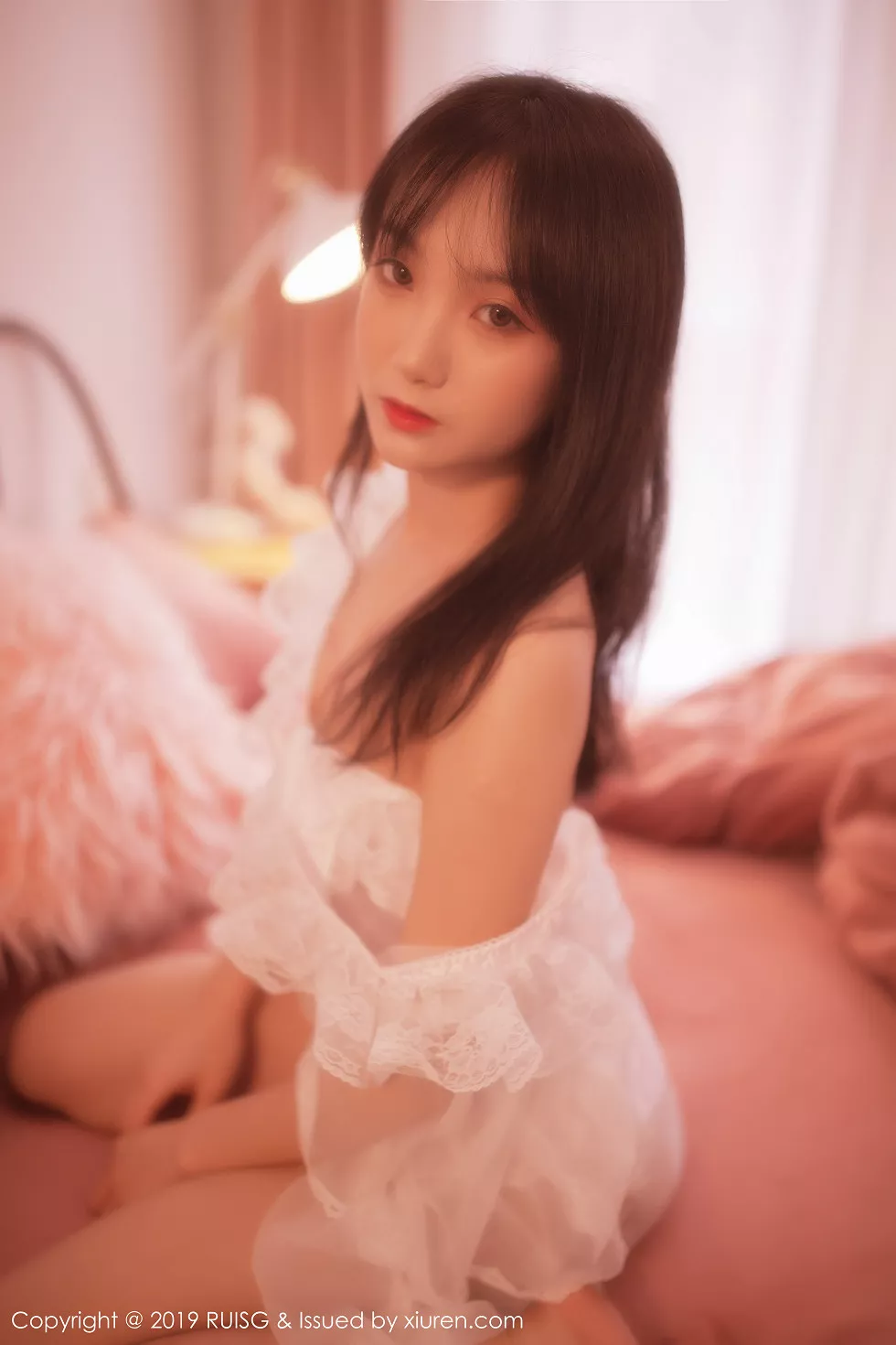 Xgyw.Org_[RUISG瑞丝馆]VOL.085_新人妹子小葡萄miki私房梦幻光线诱人蕾丝内衣唯美诱惑写真43P