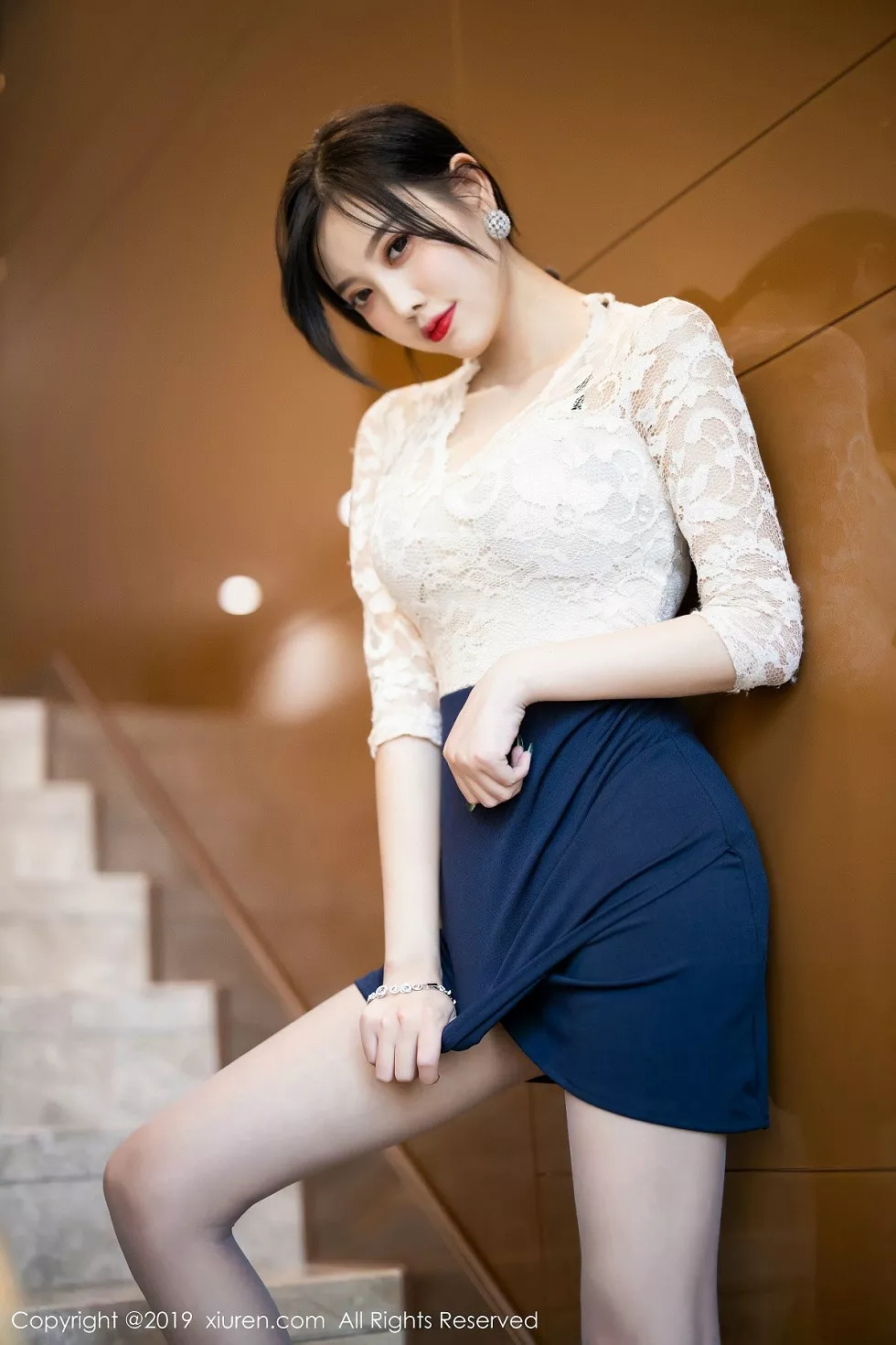 Xgyw.Org_XiuRen第1717期_女神杨晨晨sugar优雅吊裙配肉丝裤袜秀完美身材销魂诱惑写真70P