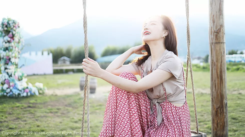 Xgyw.Org_XiuRen第1718期_嫩模艺儿拿铁室外帽子美少女清新甜美风靓丽迷人写真63P