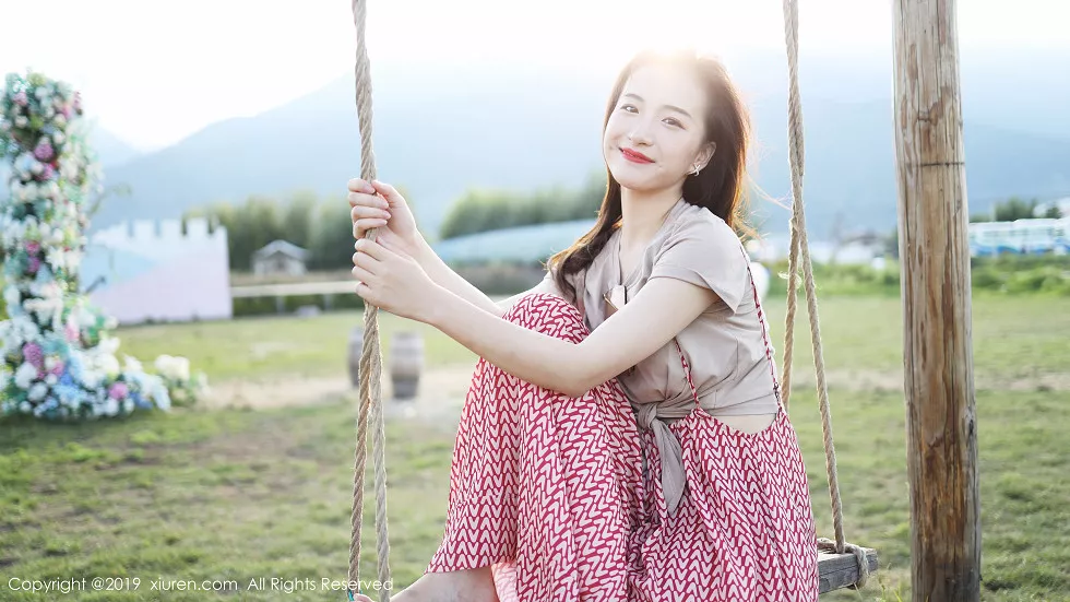 Xgyw.Org_XiuRen第1718期_嫩模艺儿拿铁室外帽子美少女清新甜美风靓丽迷人写真63P