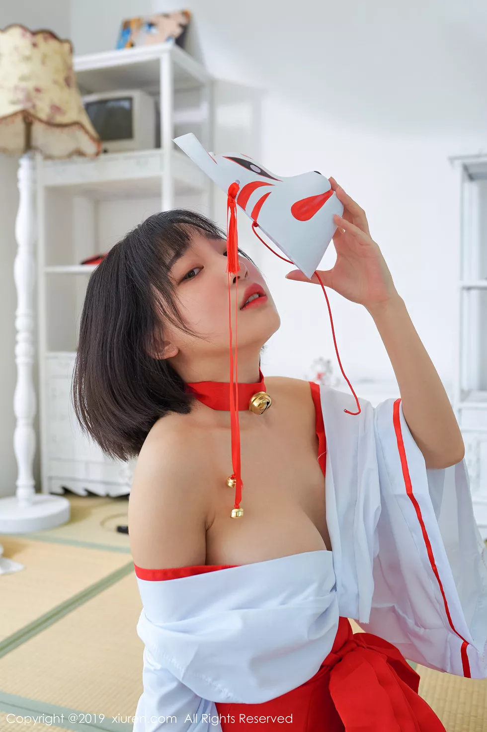 Xgyw.Org_XiuRen第1702期_模特_卿卿韩国旅拍私房面具魅惑半露豪乳+户外比基尼性感写真68P