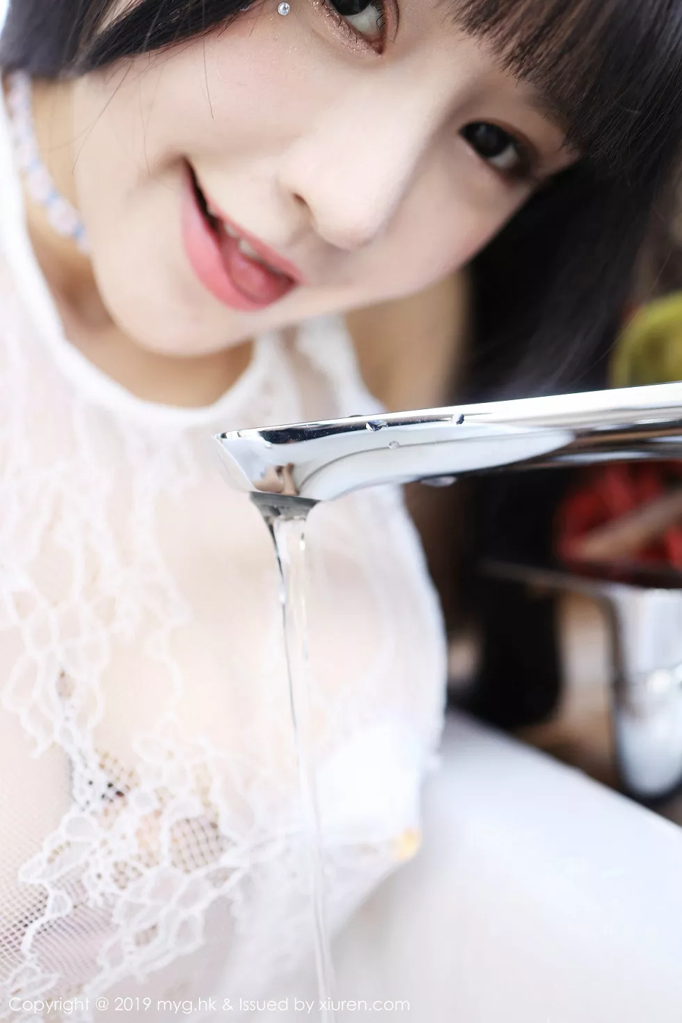 Xgyw.Org_[MyGirl美媛馆]Vol.409_女神Flower朱可儿私房浴缸里蕾丝情趣内衣湿身诱惑写真81P