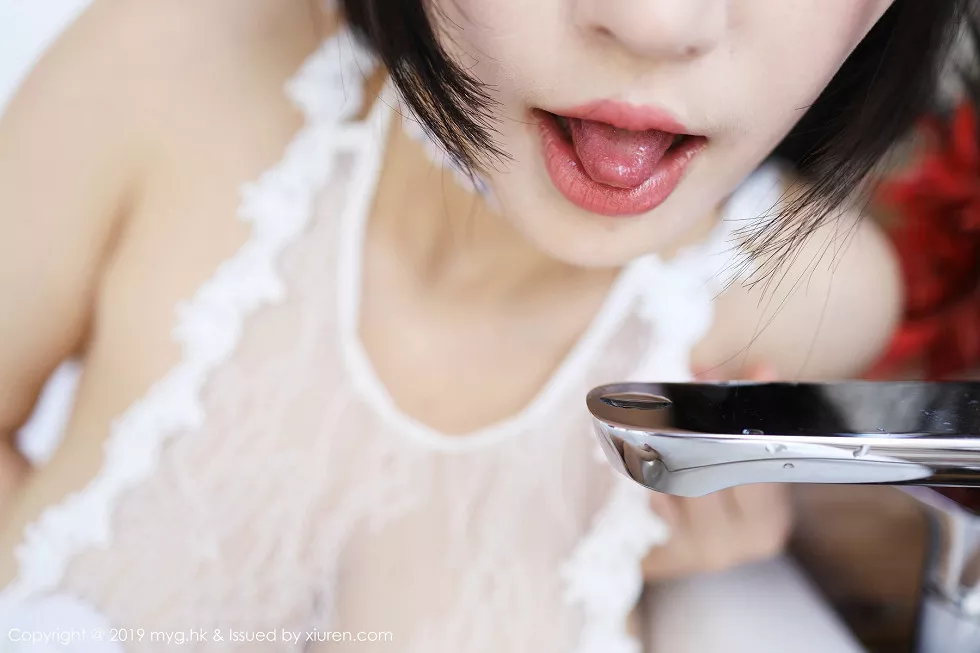 Xgyw.Org_[MyGirl美媛馆]Vol.409_女神Flower朱可儿私房浴缸里蕾丝情趣内衣湿身诱惑写真81P