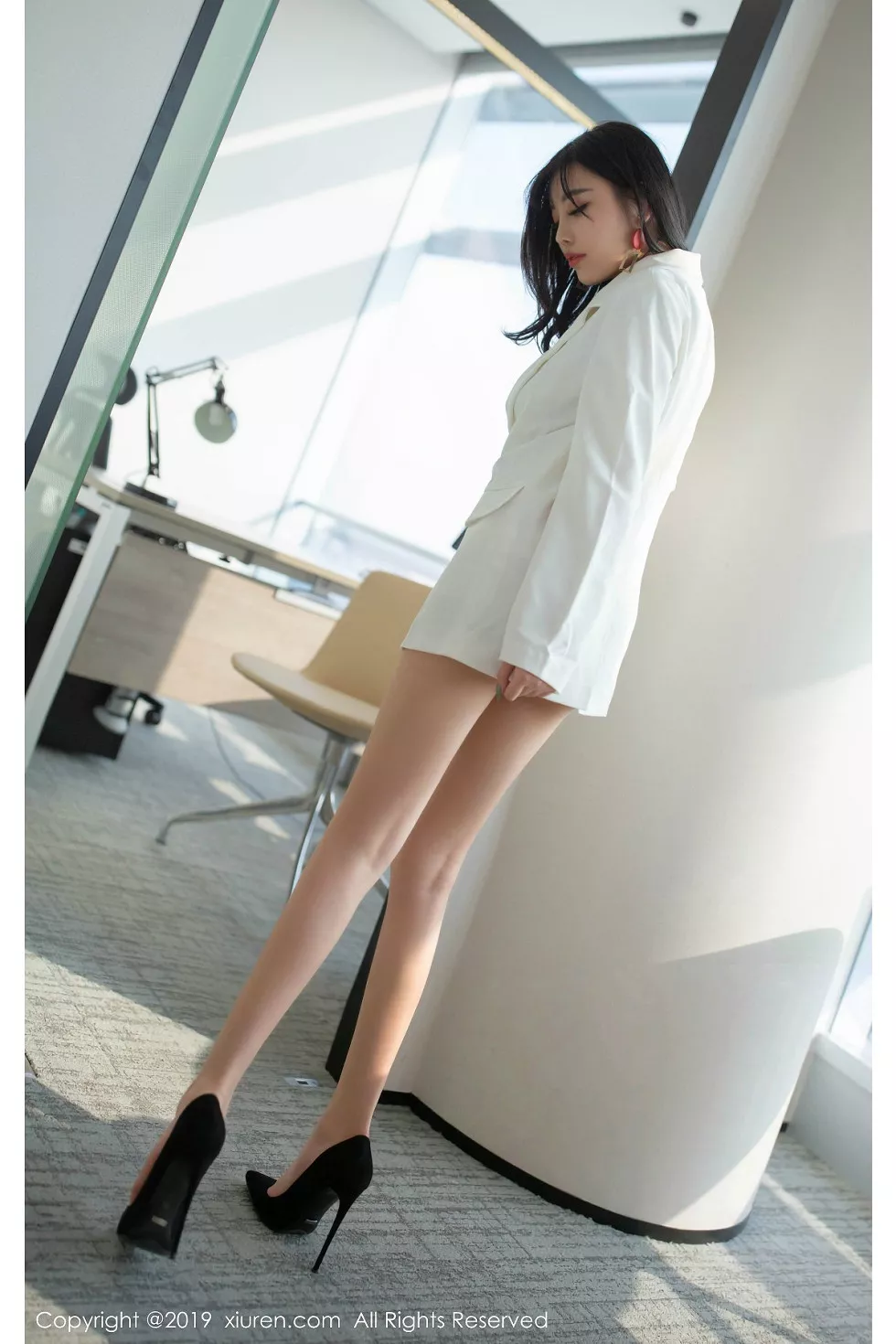 Xgyw.Org_XiuRen第1853期_女神杨晨晨sugar私房女上司主题半脱内衣露豪乳惹火诱惑写真77P