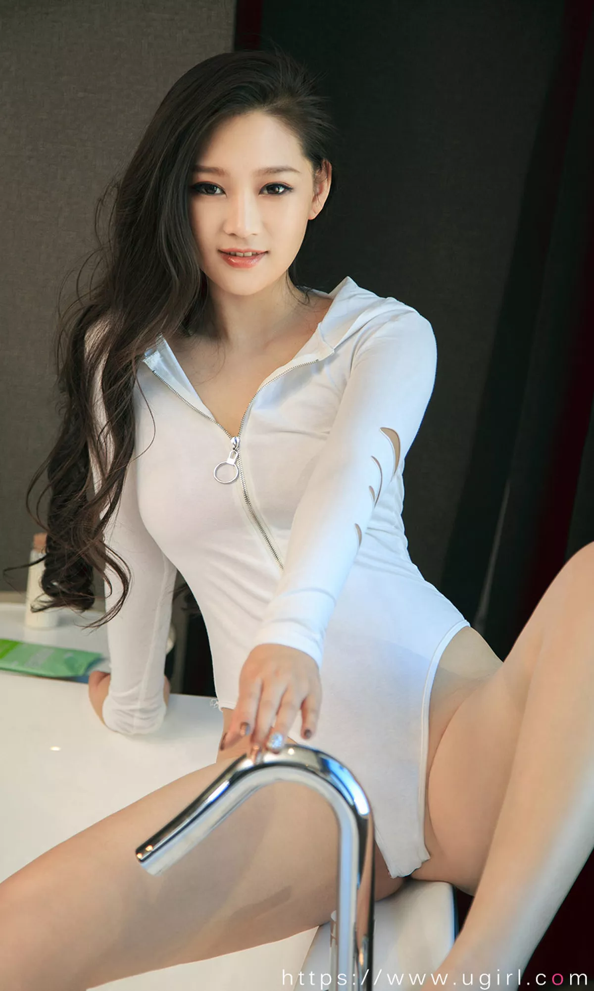 Xgyw.Org_[Ugirls爱尤物]No.1700_嫩模芮晓颖私房白色高叉连体衣敞开露傲人豪乳诱惑写真35P