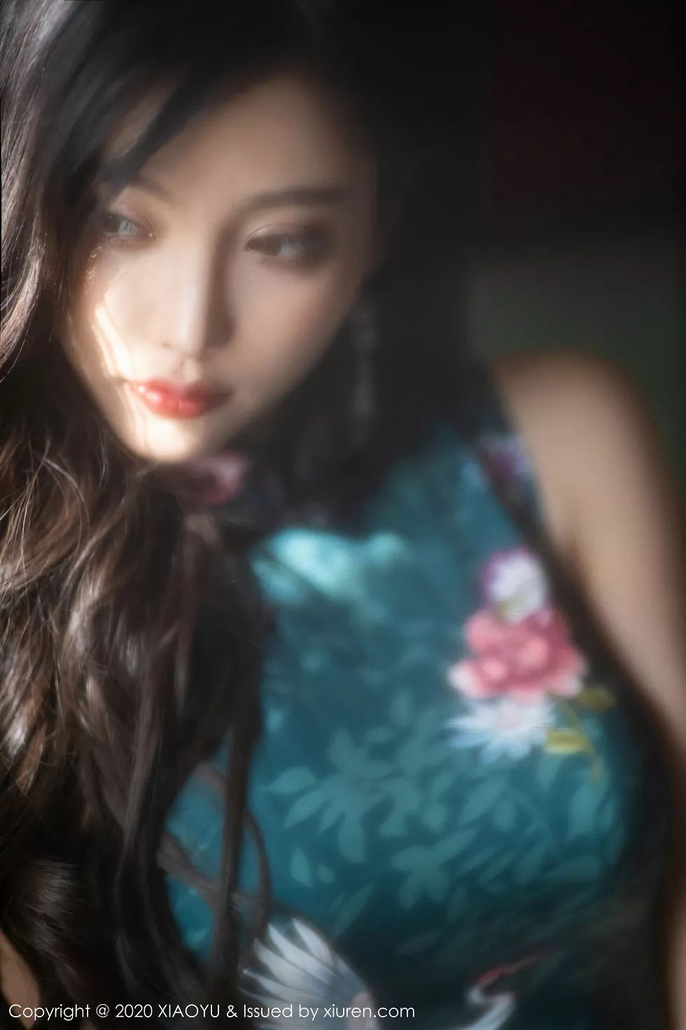 Xgyw.Org_[XiaoYu画语界]Vol.247_嫩模杨晨晨sugar私房古典旗袍配黑丝裤袜秀美腿诱惑写真90P