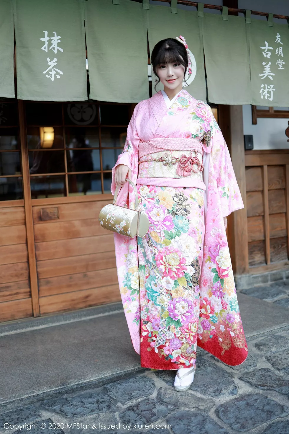 Xgyw.Org_[MFStar模范学院]Vol.254_女神朱可儿Flower日本旅拍绚丽和服真空秀豪乳诱惑写真75P