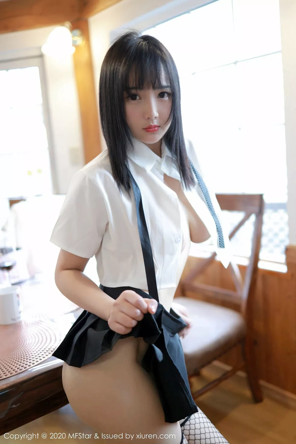 Xgyw.Org_[MFStar模范学院]Vol.255_女神徐微微mia日本旅拍私房黑短裙露丁字裤翘臀诱惑写真52P