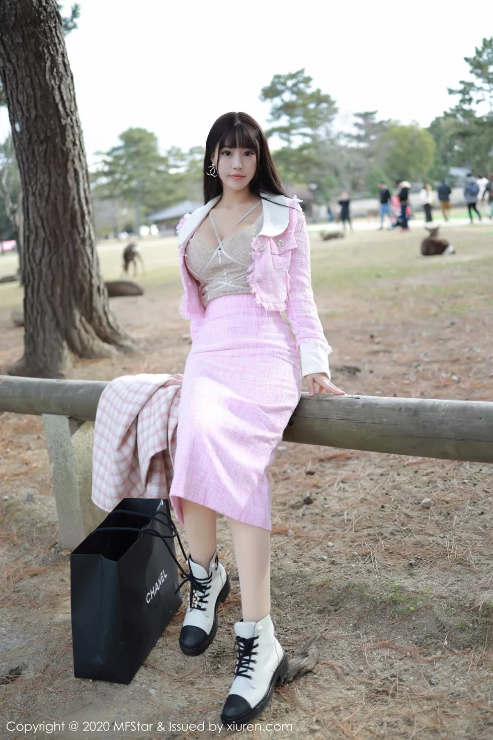 Xgyw.Org_[MFStar模范学院]Vol.278_女神朱可儿Flower北海道旅拍粉色服饰半脱露豪乳诱惑写真80P