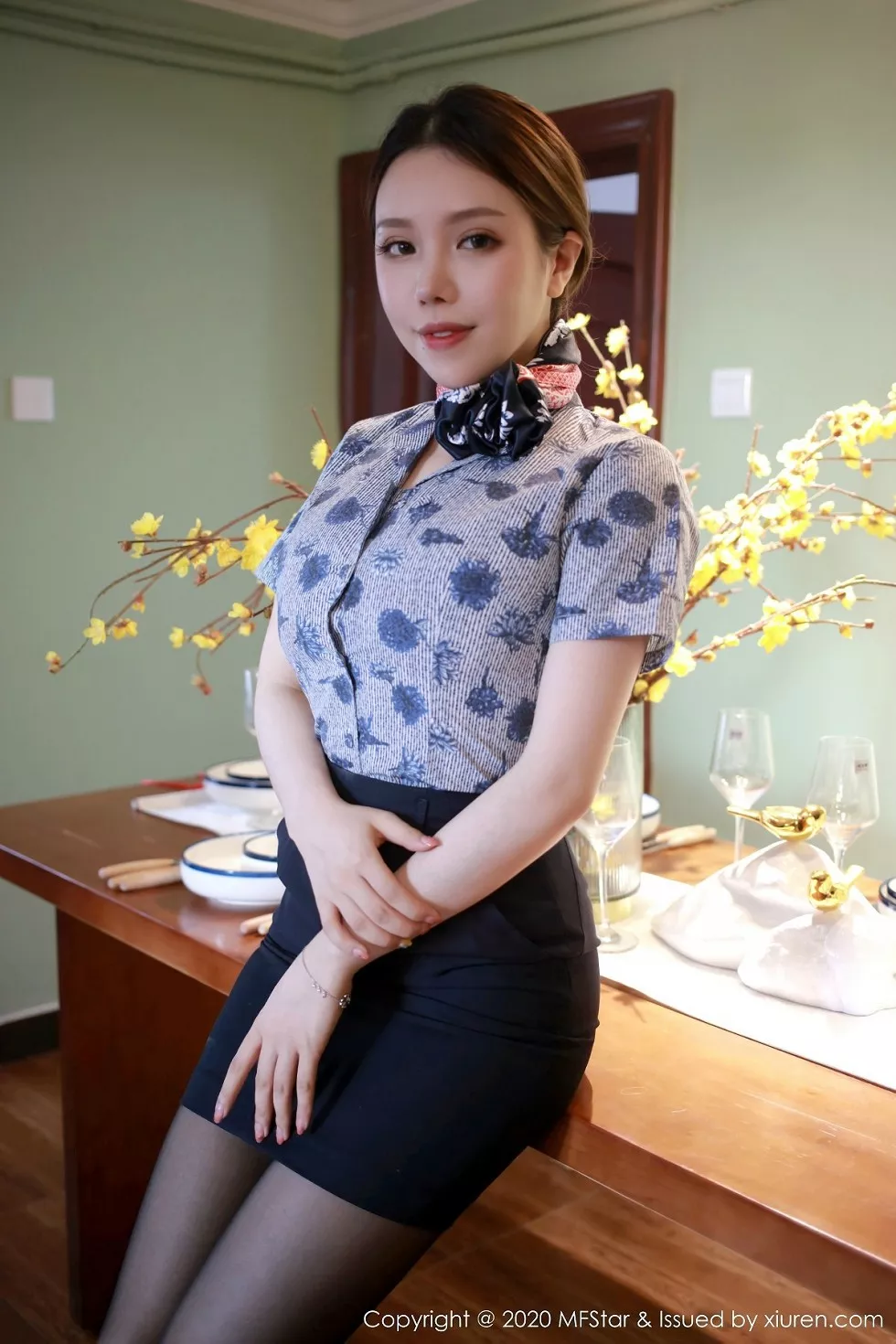 Xgyw.Org_[MFStar模范学院]Vol.286_女神黄乐然私房角色制服半脱无内露豪乳遮点诱惑写真53P
