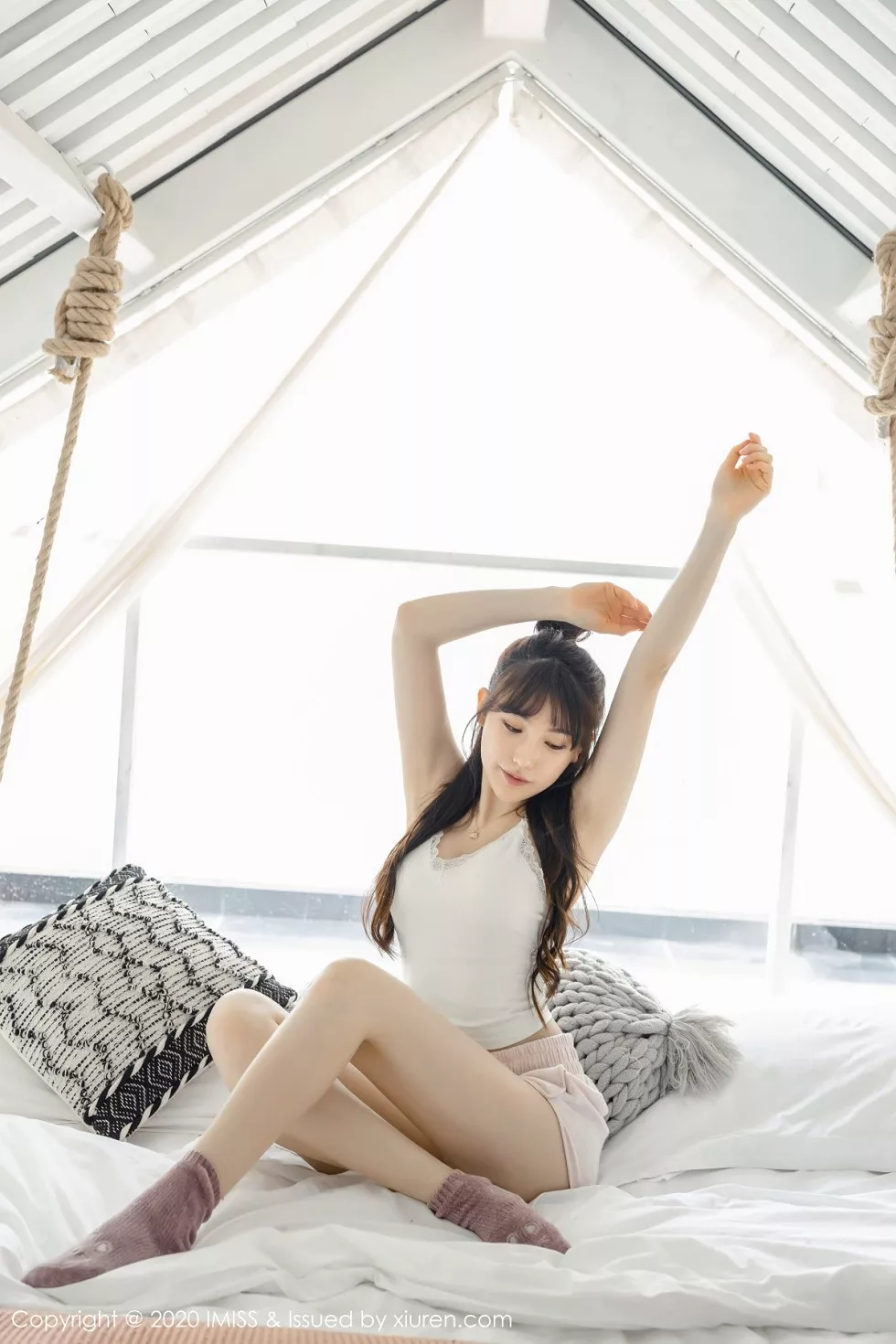 Xgyw.Org_[IMISS爱蜜社]Vol.457_气质女神Lynn刘奕宁私房超透连身裙露性感内衣撩人诱惑写真52P