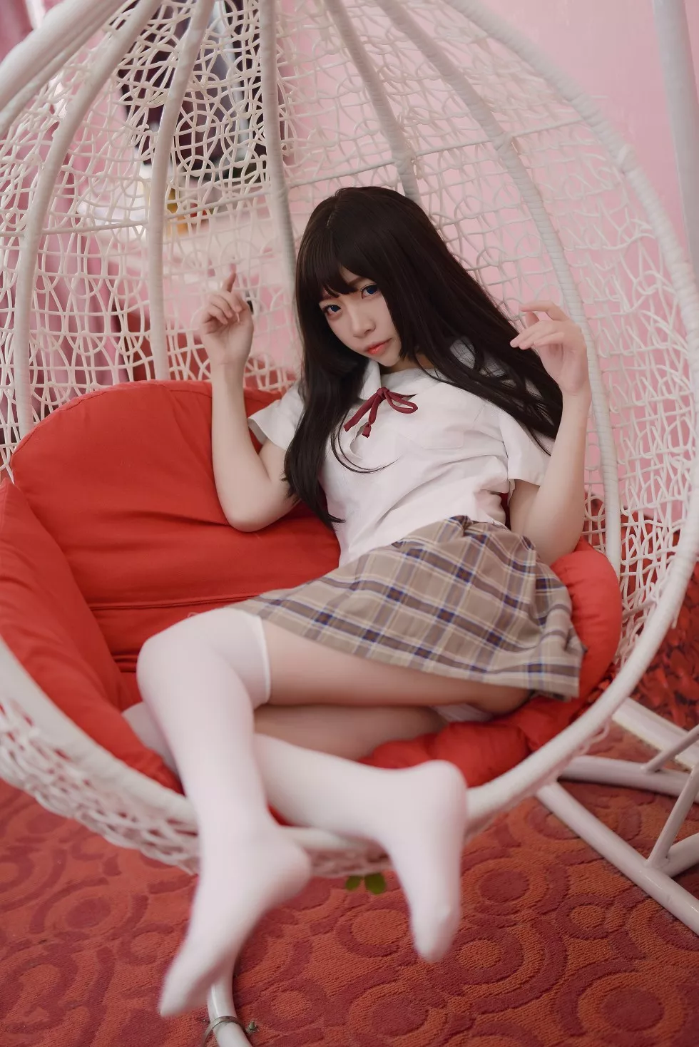 Xgyw.Org_[喵糖映画]Vol.034_格子短裙美女居家床上性感白衬衣配白丝袜秀美腿写真37P