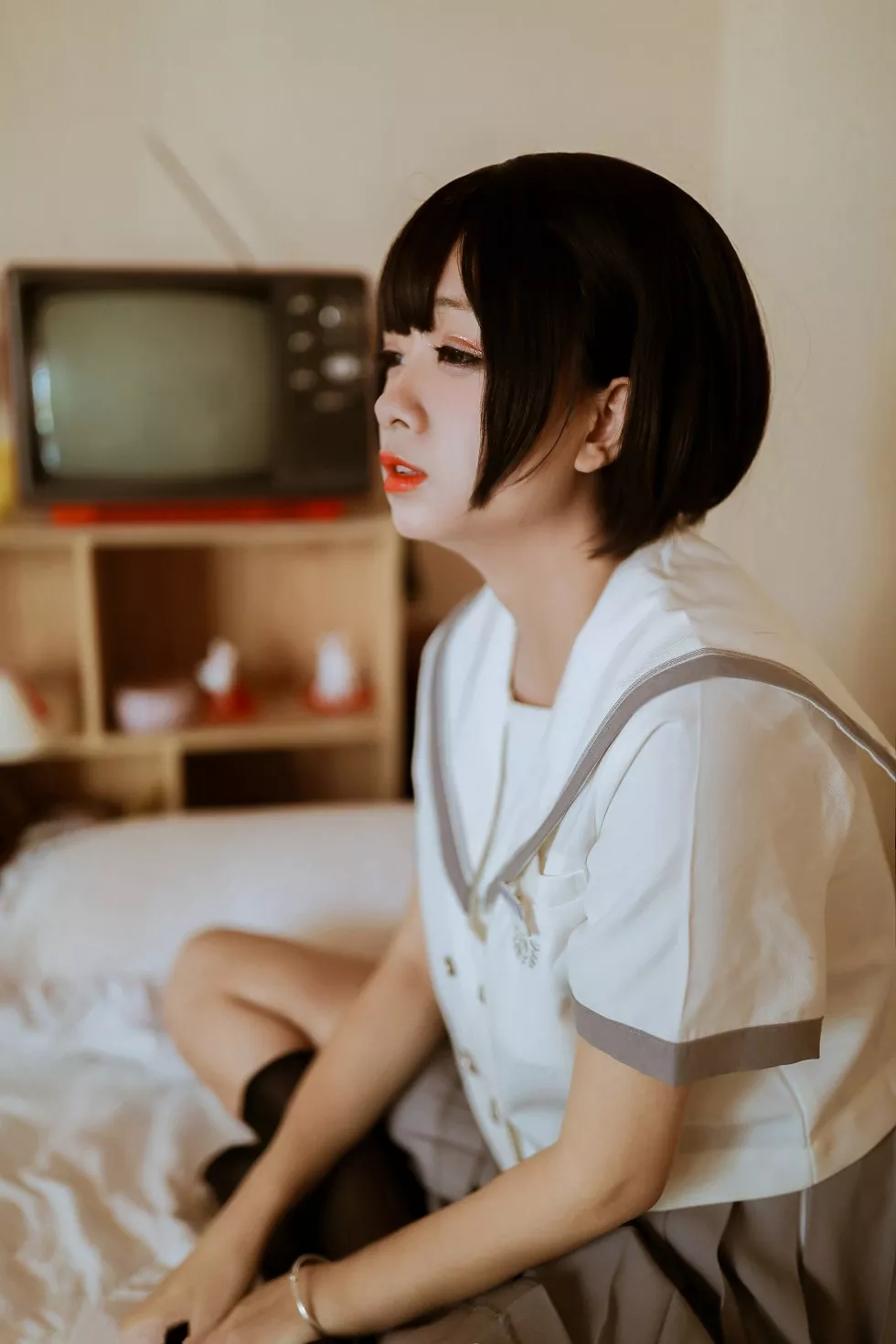 Xgyw.Org_[喵糖映画]Vol.039_复古风短裙美女居家私房性感黑丝短袜秀翘臀美腿诱人写真40P