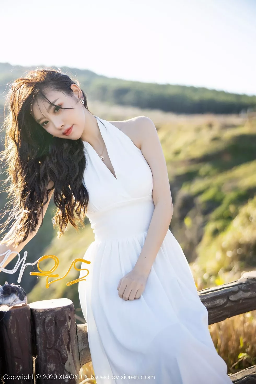 Xgyw.Org_[XiaoYu画语界]Vol.286_女神杨晨晨sugar济州岛旅拍私房银色吊裙半脱露豪乳诱惑写真83P