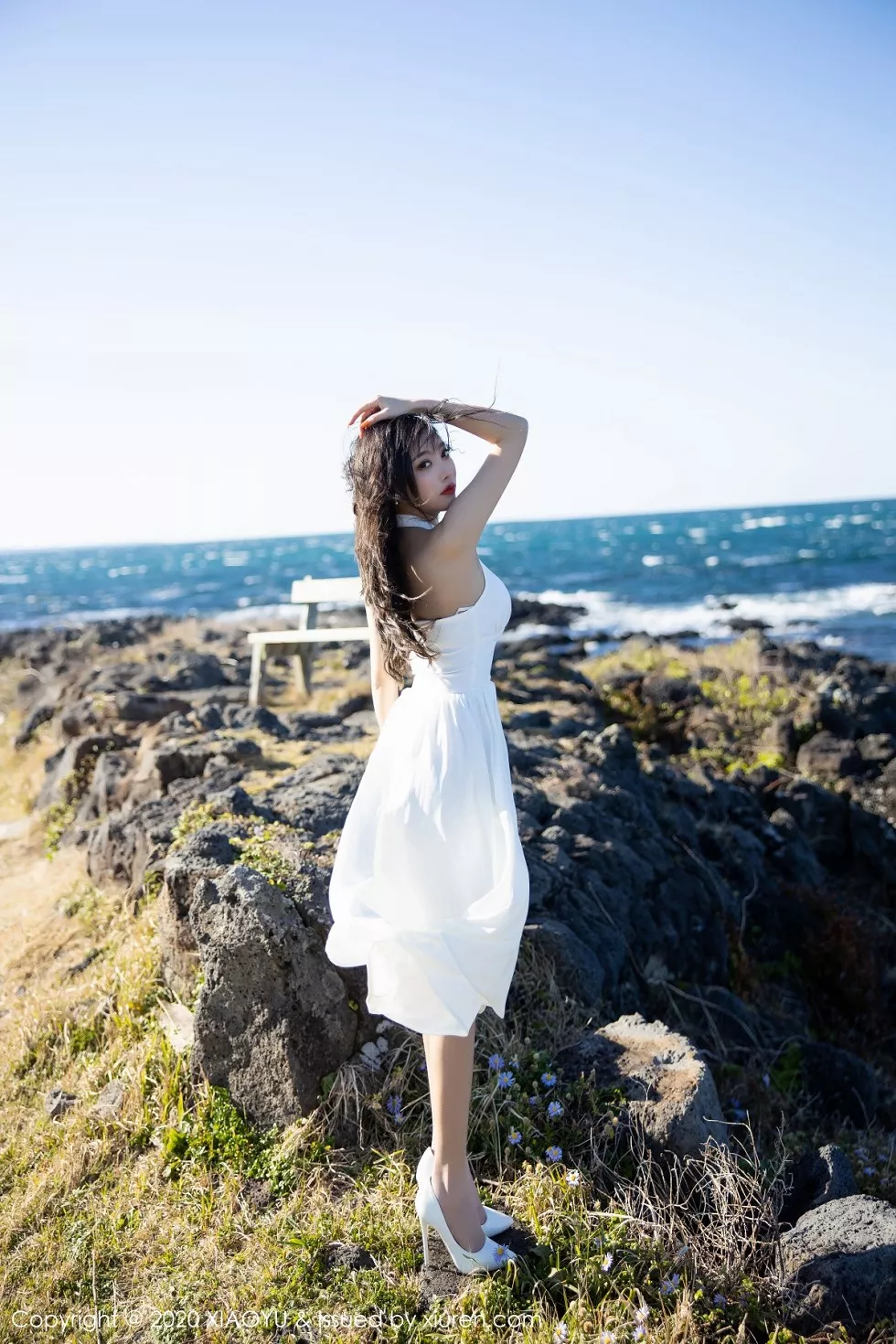 Xgyw.Org_[XiaoYu画语界]Vol.286_女神杨晨晨sugar济州岛旅拍私房银色吊裙半脱露豪乳诱惑写真83P