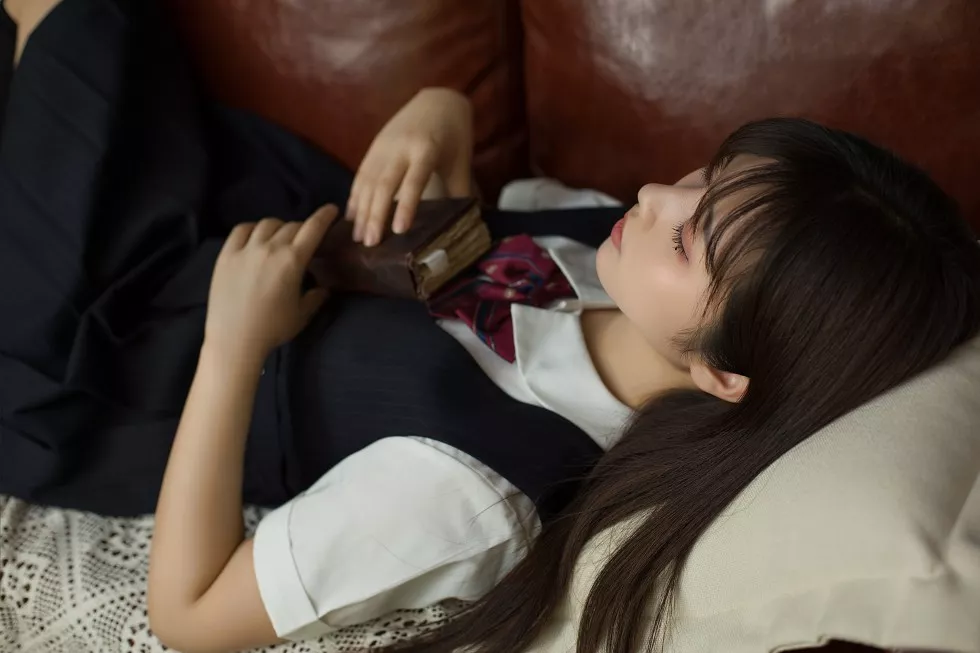 Xgyw.Org_[喵糖映画]Vol.004_钢琴美少女居家JK制服黑色连身裙配黑色腿袜清爽写真40P