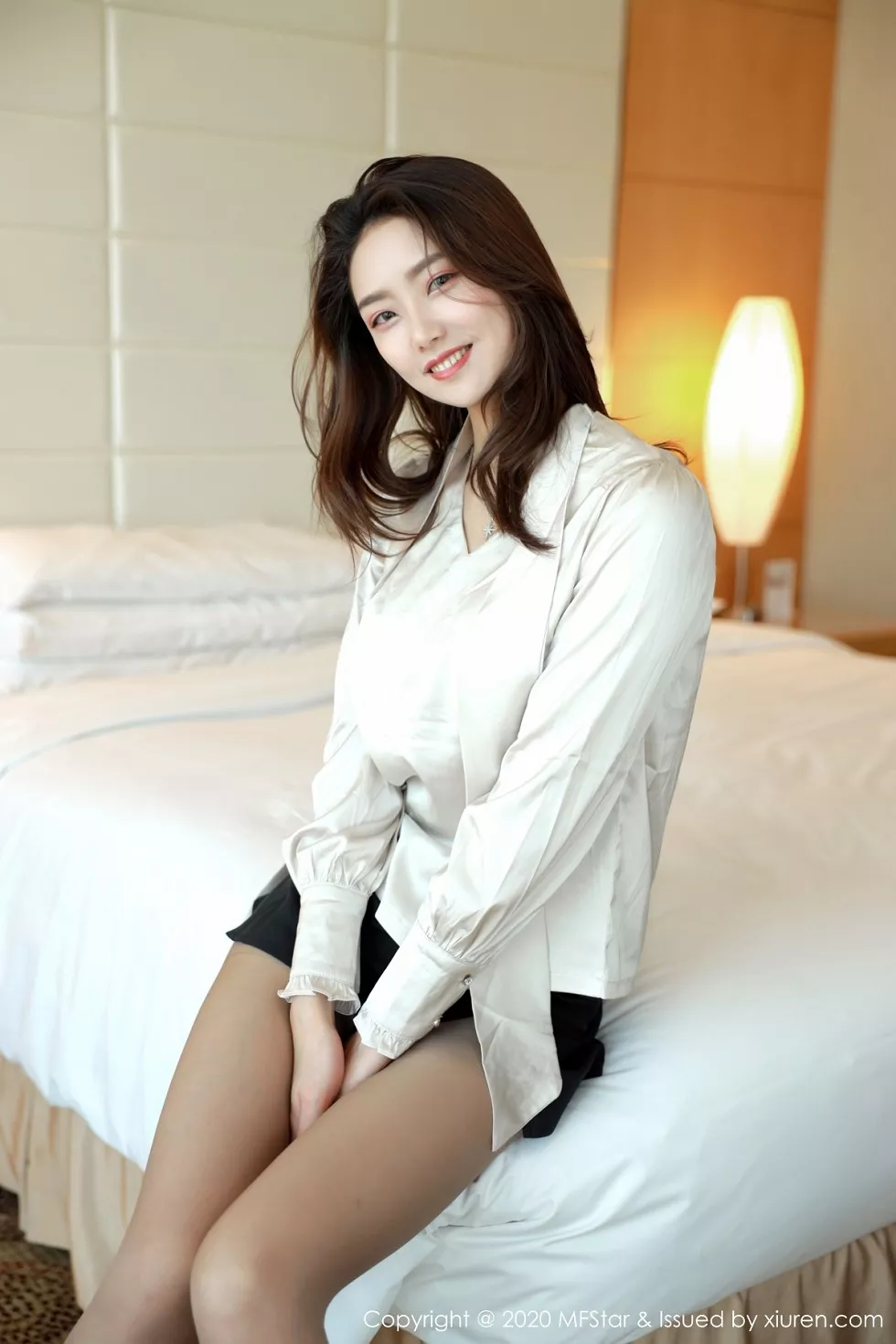 Xgyw.Org_[MFStar模范学院]Vol.328_嫩模方子萱典雅服饰半脱露性感内衣秀完美身材诱惑写真57P