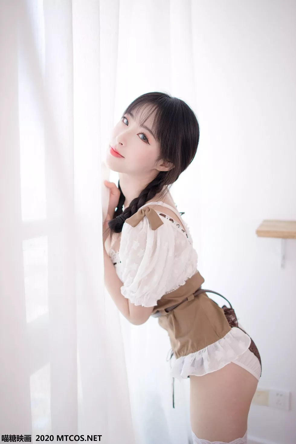 Xgyw.Org_[喵糖映画]Vol.130_楚楚动人女友性感内衣配白色蕾丝袜秀完美身材诱惑写真53P