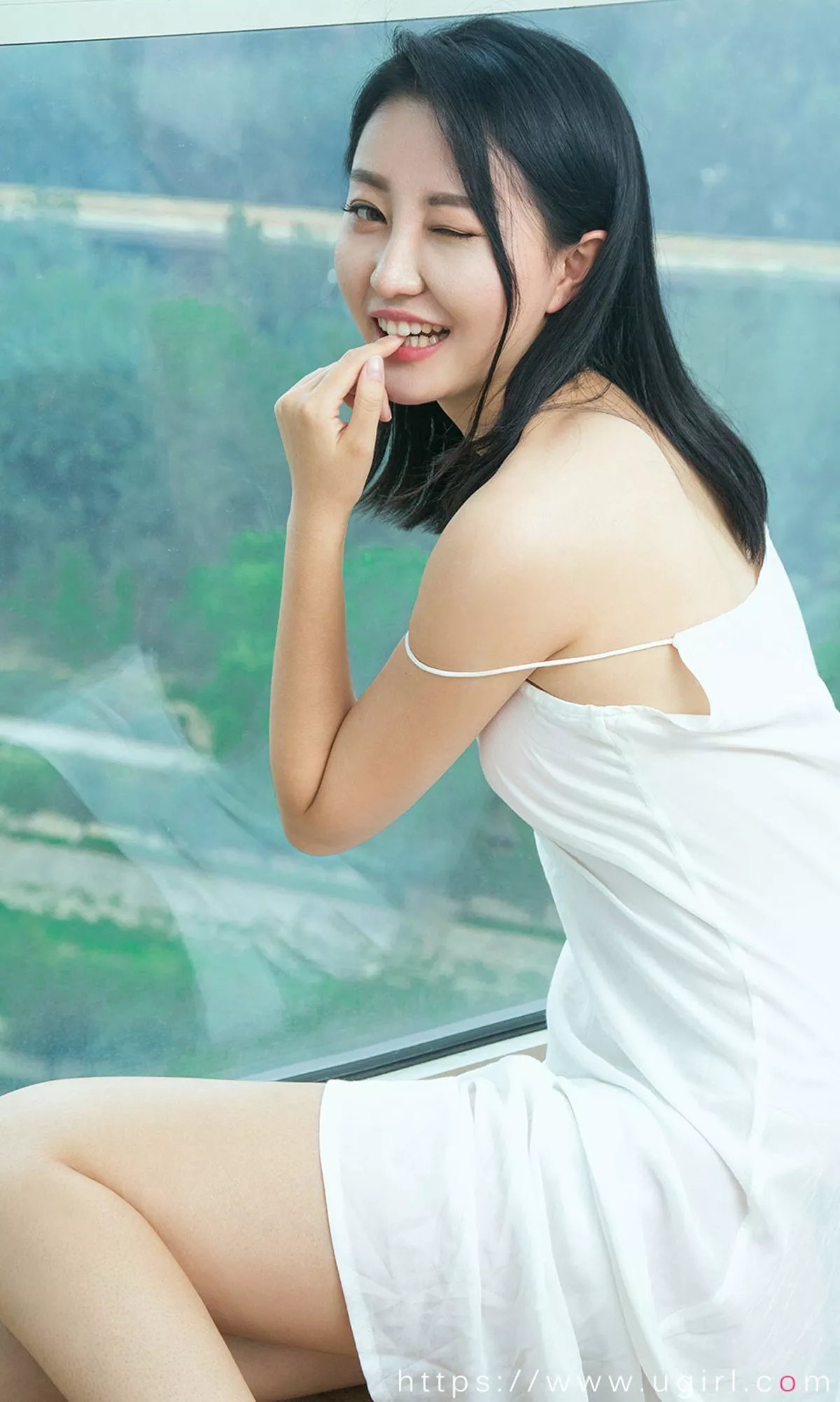 Xgyw.Org_[Ugirls爱尤物]No.1845_嫩模娇娇私房黑色连身裙秀完美身材大气迷人写真35P