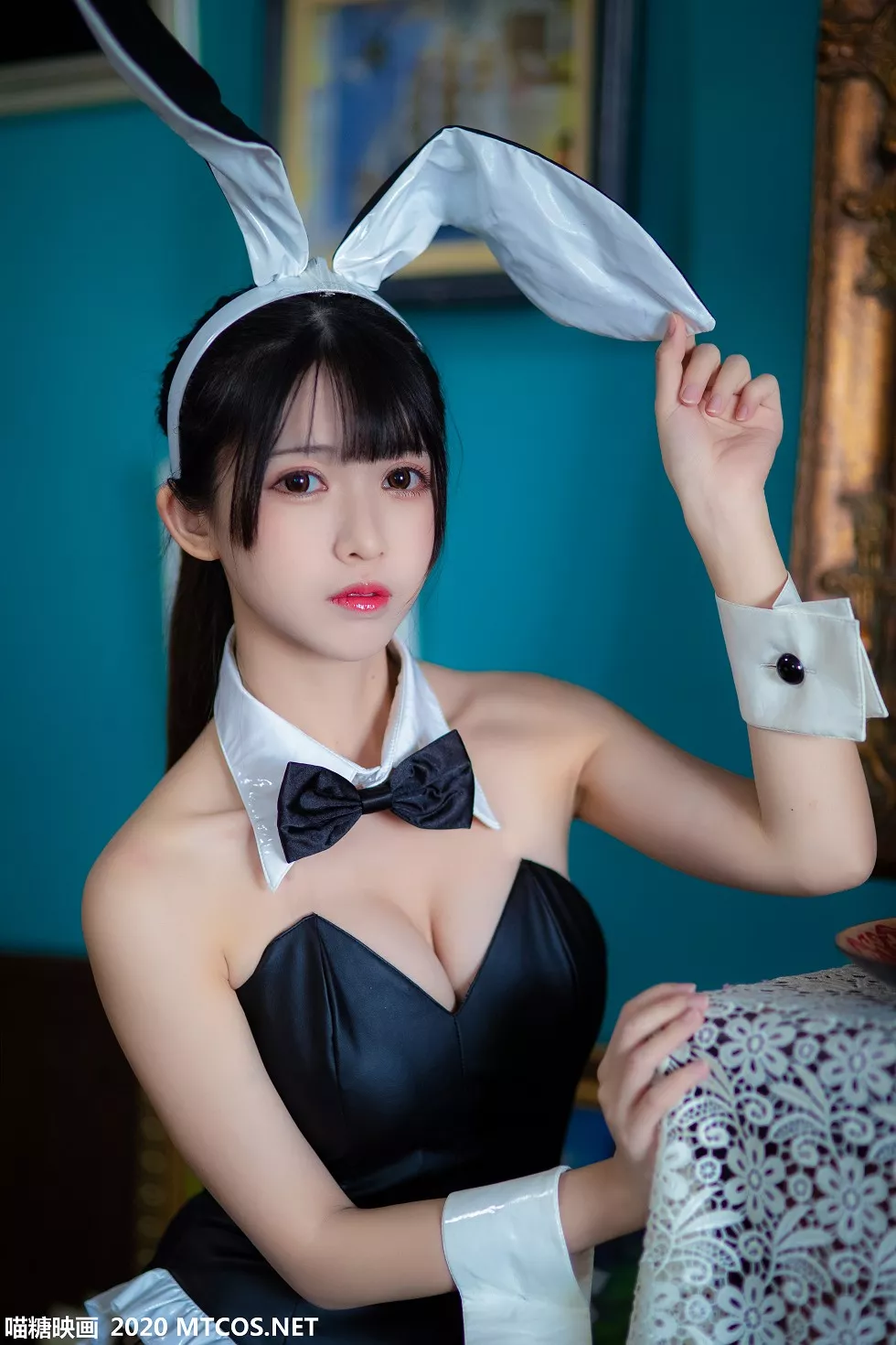 Xgyw.Org_[喵糖映画]TML.010_嫩模加藤惠性感兔女郎黑色高叉连体衣配黑丝渔网迷人诱惑写真25P
