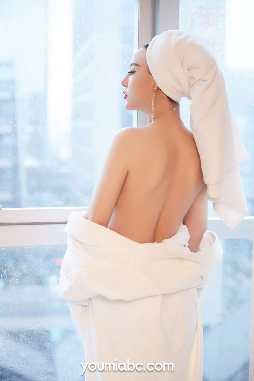 Xgyw.Org_[YouMi尤蜜]Vol.189_豪乳女皇费若拉浴室里白色浴袍真空秀傲人豪乳火辣诱惑写真33P