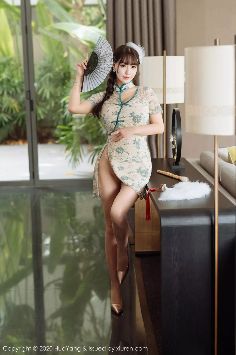 Xgyw.Org_[HuaYang花漾]Vol.256_女神朱可儿Flower三亚旅拍典雅韵味旗袍配蕾丝内衣诱惑写真56P