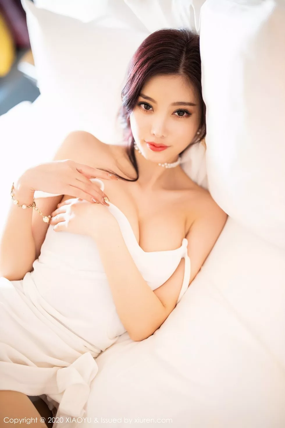 Xgyw.Org_[XiaoYu画语界]Vol.331_女神杨晨晨sugar私房白色吊裙配肉丝裤袜妩媚诱惑写真67P
