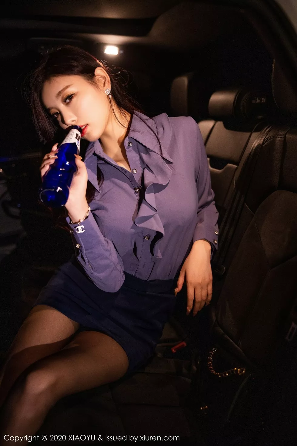Xgyw.Org_[XiaoYu画语界]Vol.323_女神杨晨晨suga阳朔旅拍豪车内半脱露性感内衣完美诱惑写真87P
