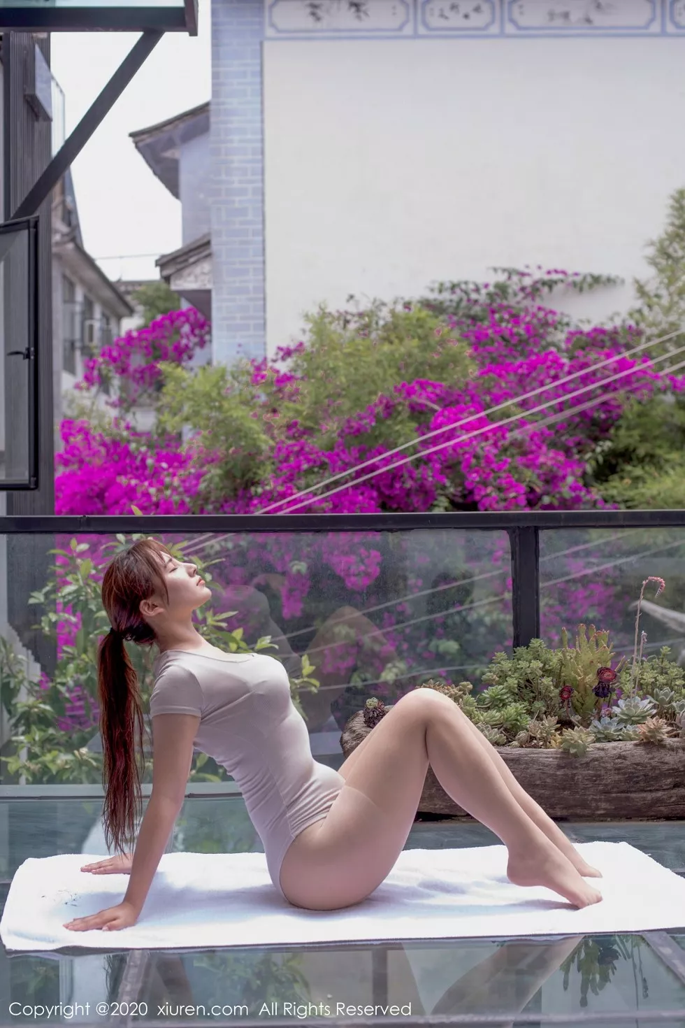 Xgyw.Org_XiuRen第2370期_美模久久Aimee粉丝云南旅拍温泉水系湿身+瑜伽动作完美诱惑写真70P