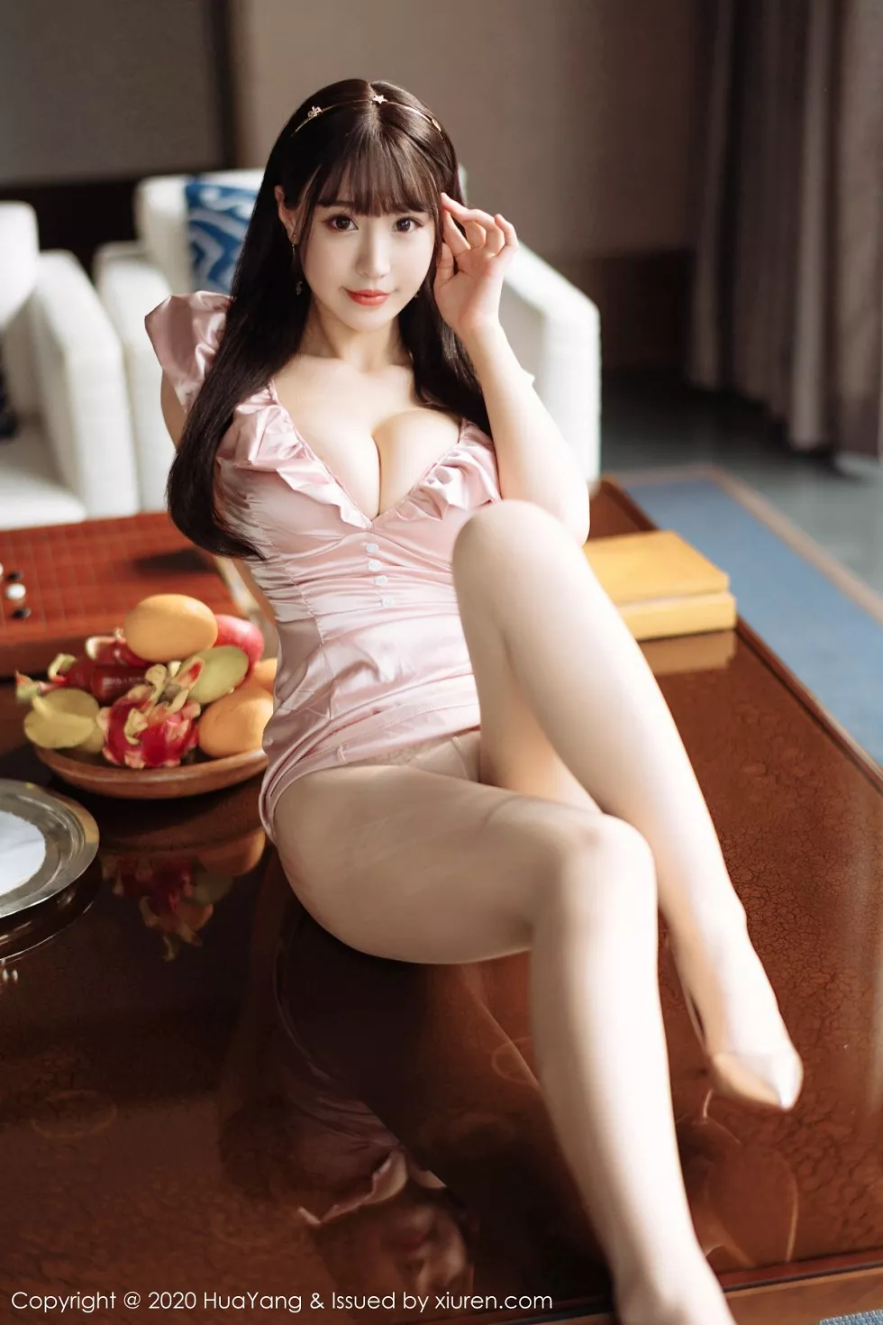 Xgyw.Org_[HuaYang花漾]Vol.265_女神朱可儿Flower三亚旅拍私房粉色深V礼裙秀豪乳诱惑写真60P