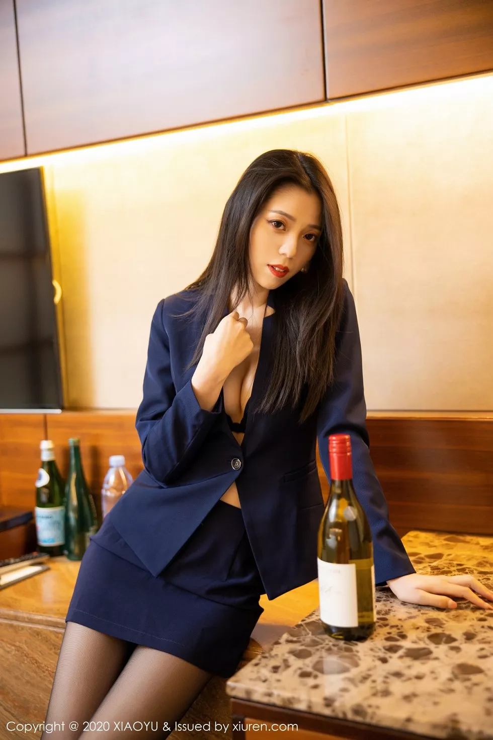Xgyw.Org_[XiaoYu画语界]Vol.324_嫩模言沫眼镜OL制服主题私房床上性感黑色内衣完美诱惑写真96P