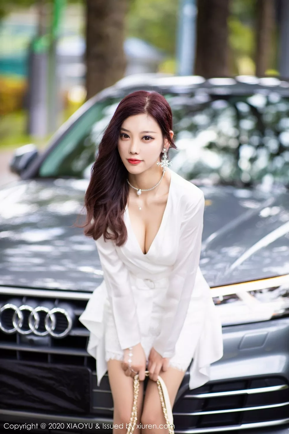 Xgyw.Org_[XiaoYu画语界]Vol.353_女神杨晨晨sugar阳朔旅拍室外车拍白衬衣配性感内衣诱惑写真84P