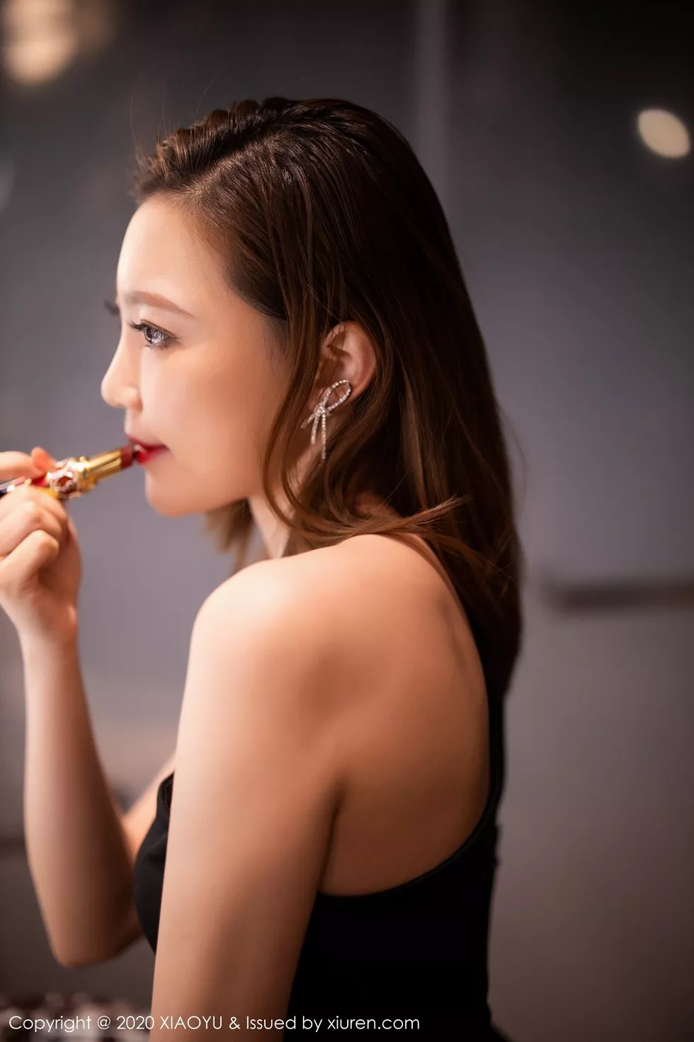 Xgyw.Org_[XiaoYu画语界]Vol.356_女神冯木木LRIS绚丽光影时尚车拍主题无内黑丝裤袜诱惑写真110P